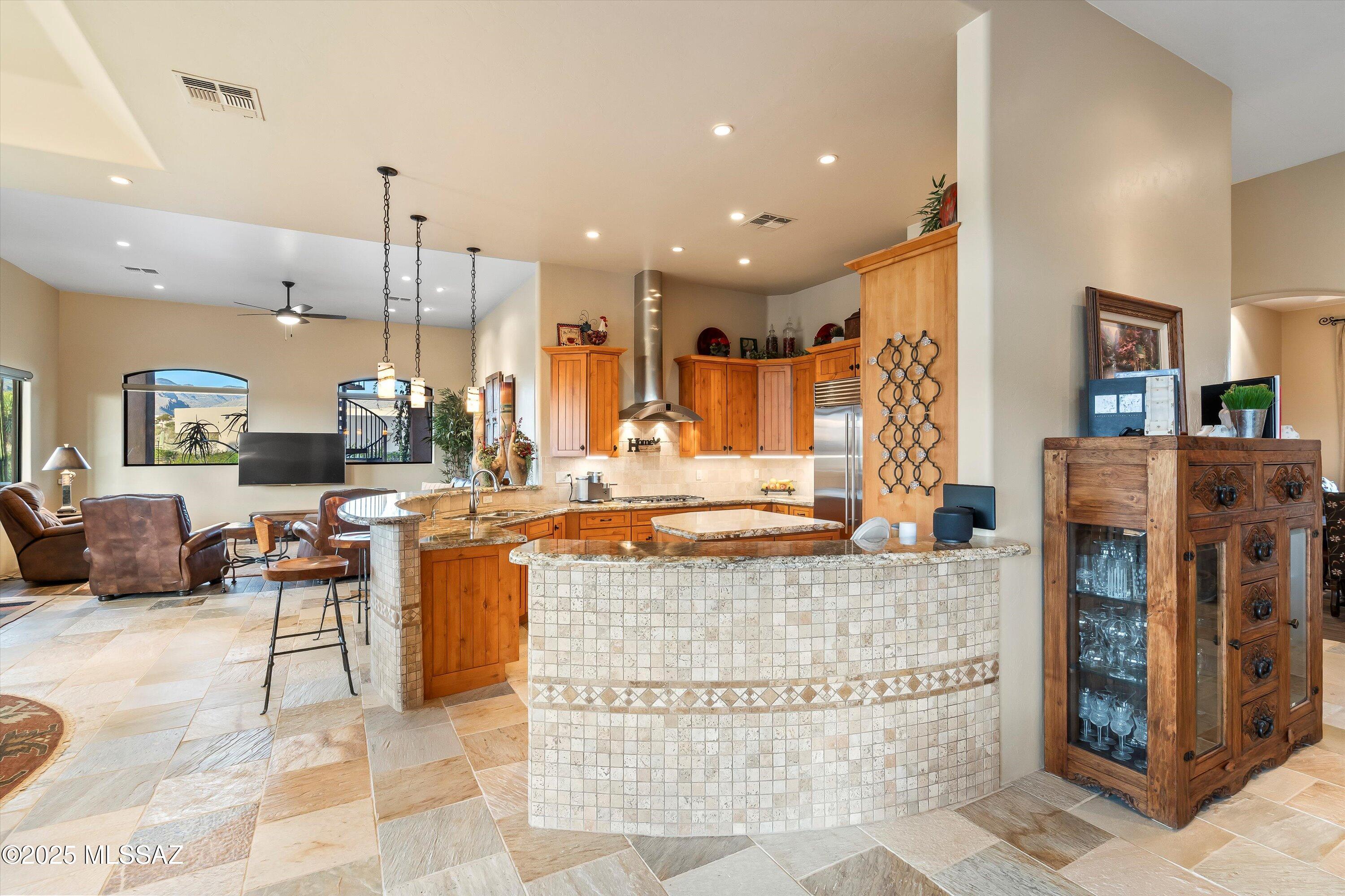 7557 E Crested Saguaro Place