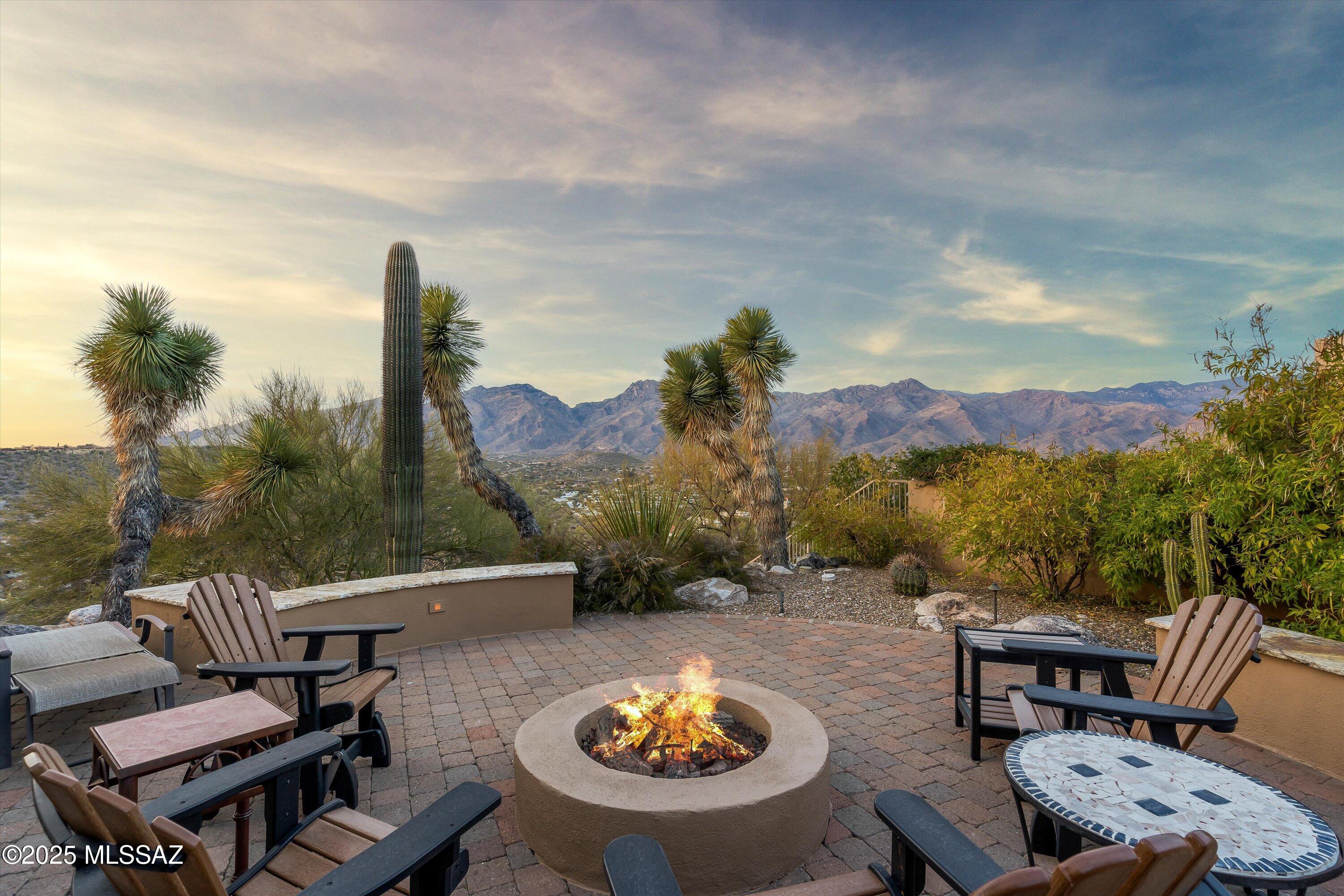 7557 E Crested Saguaro Place
