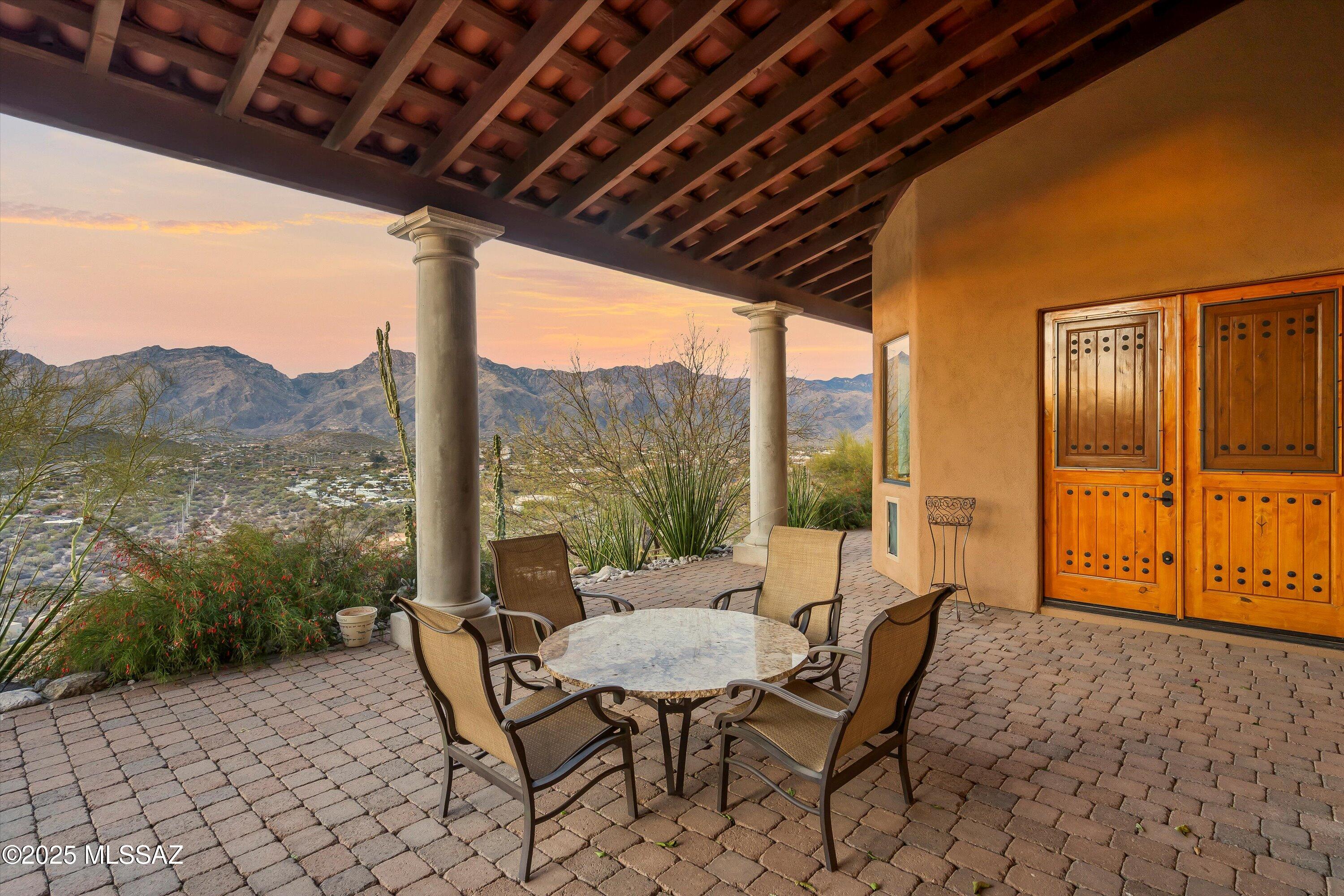 7557 E Crested Saguaro Place