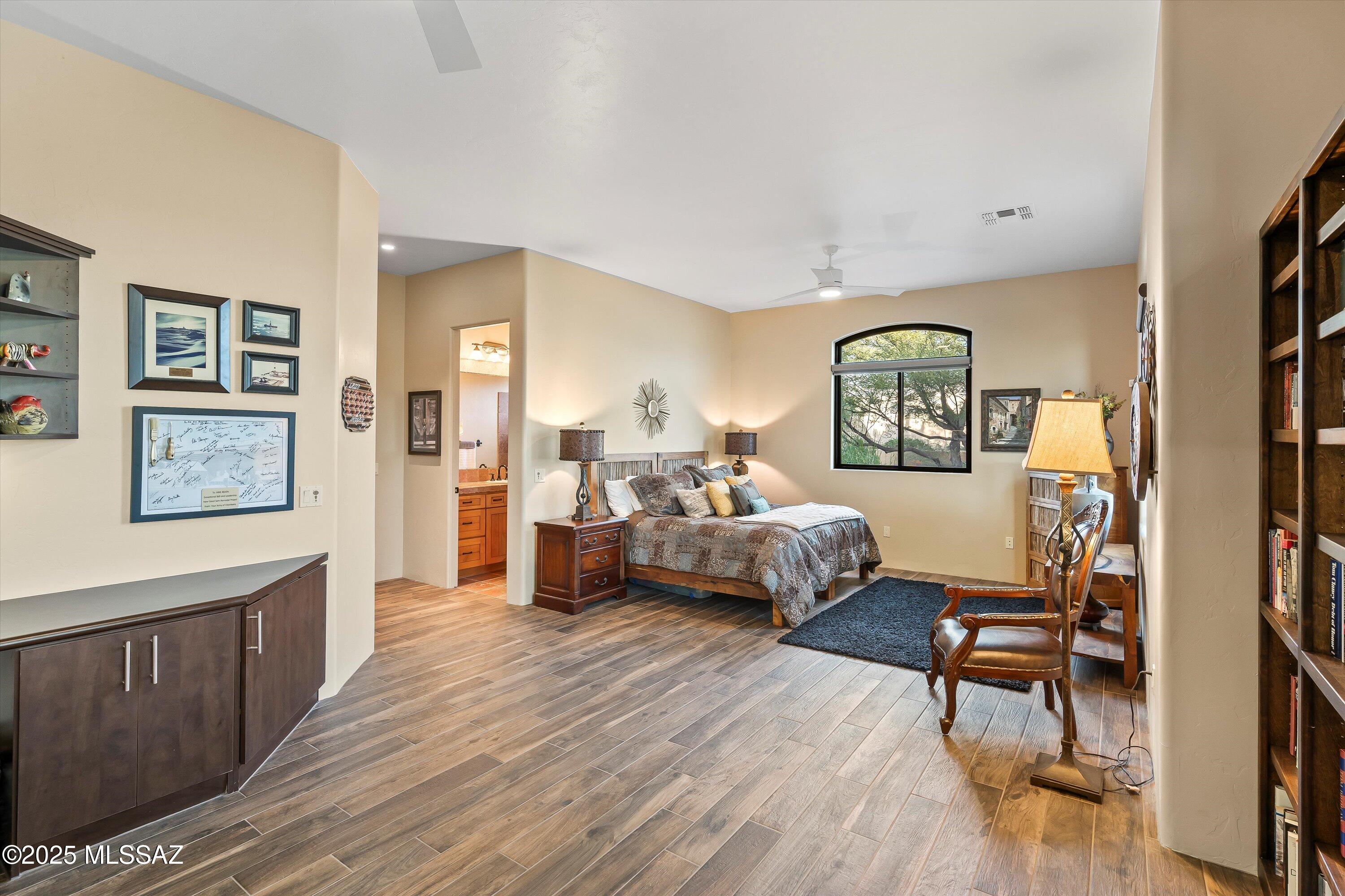 7557 E Crested Saguaro Place
