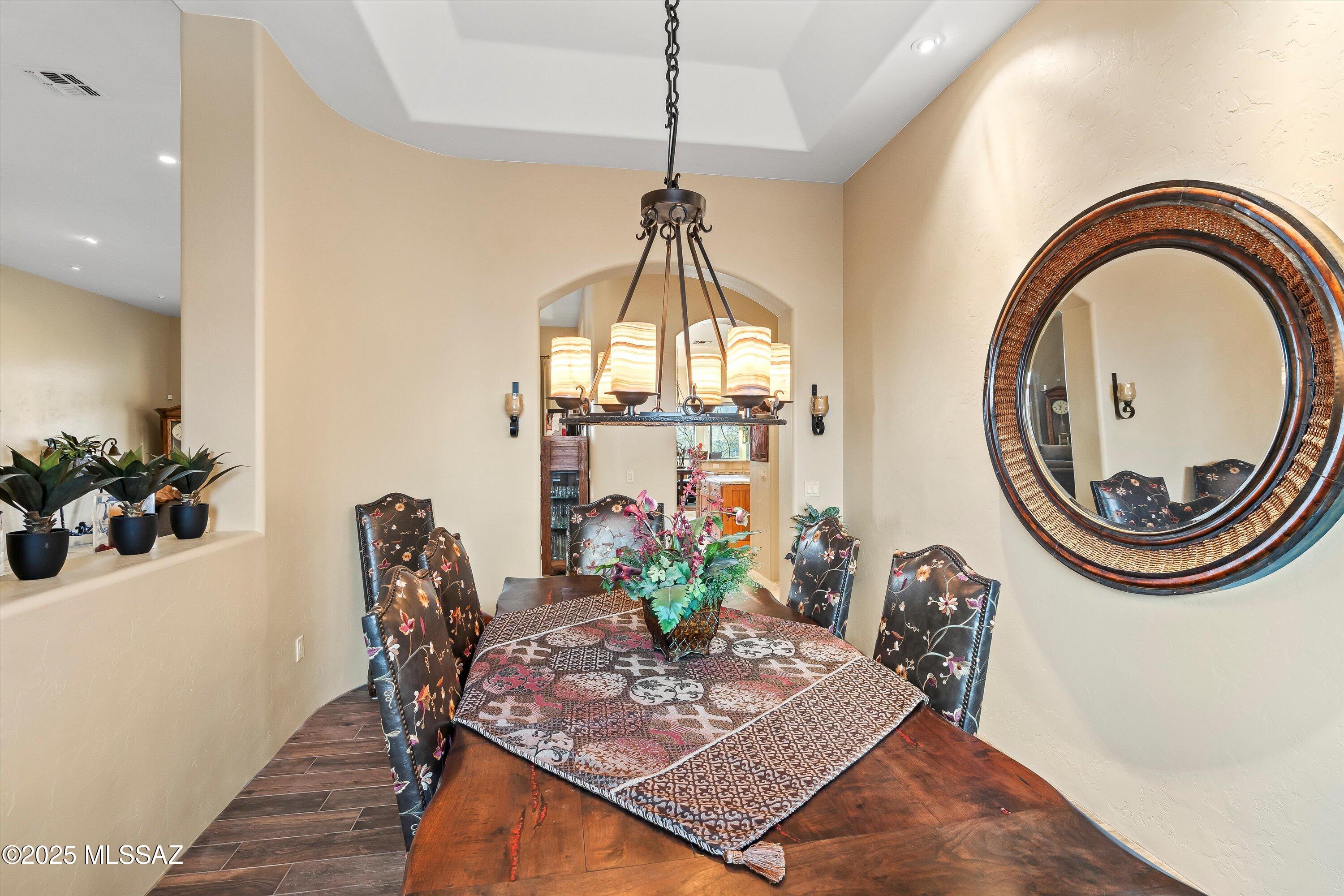 7557 E Crested Saguaro Place