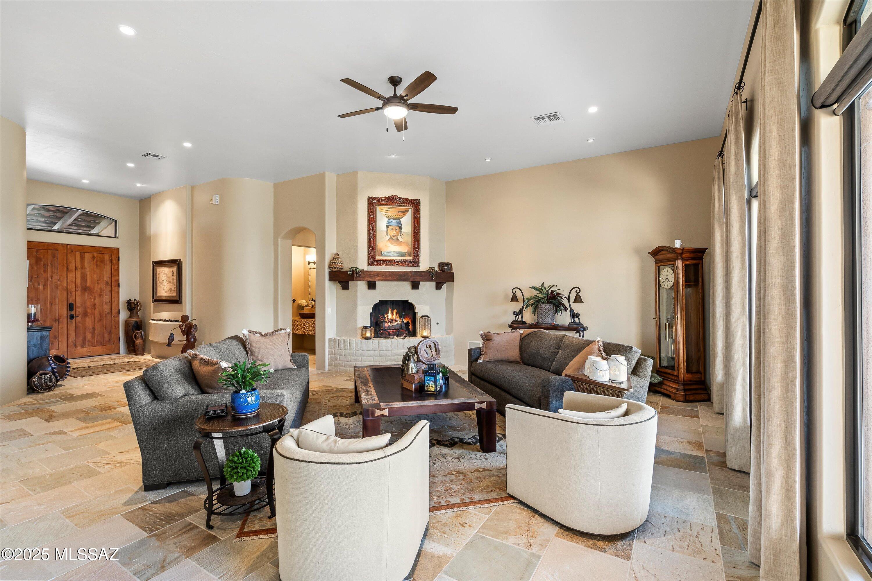 7557 E Crested Saguaro Place