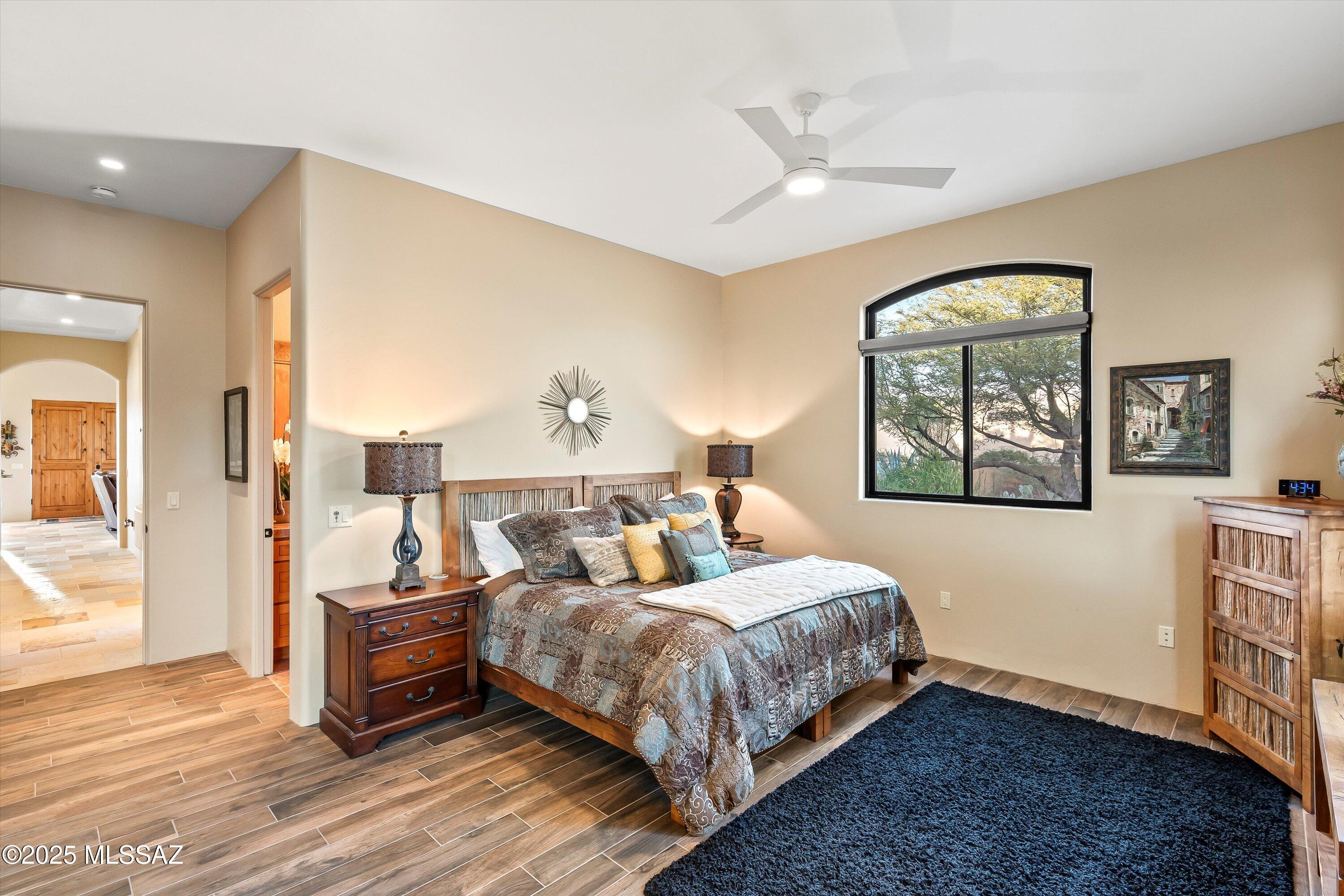 7557 E Crested Saguaro Place