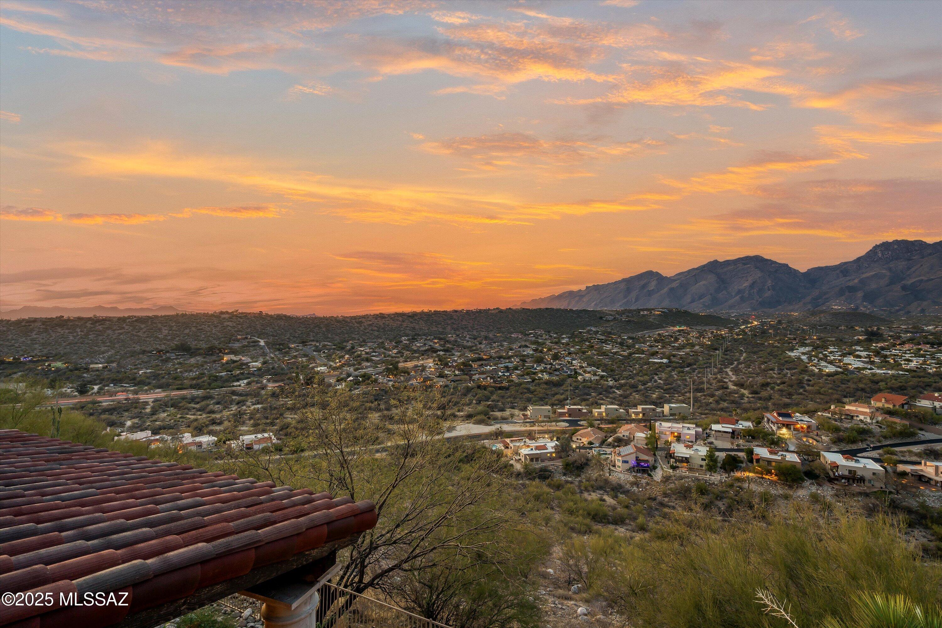 7557 E Crested Saguaro Place