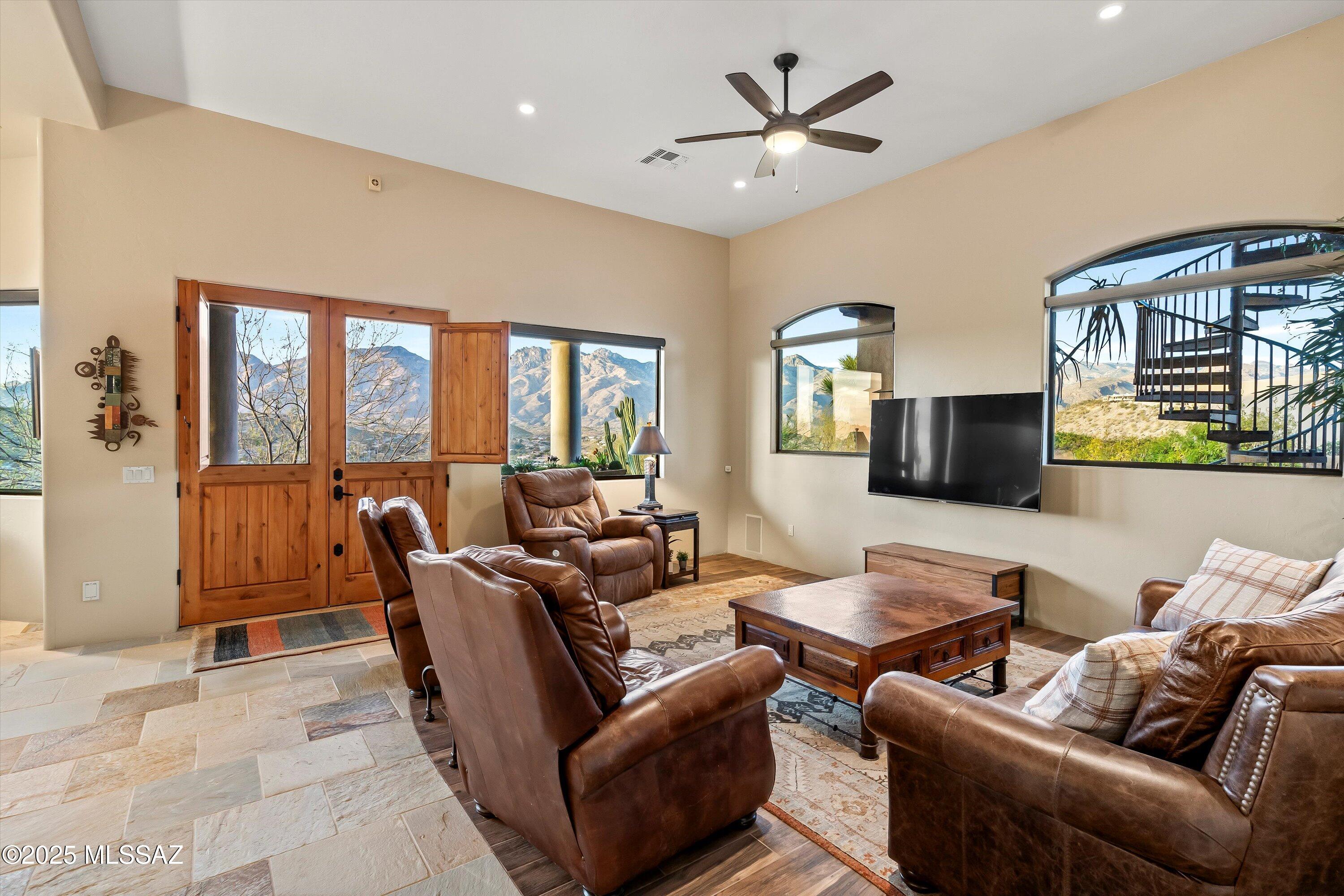 7557 E Crested Saguaro Place