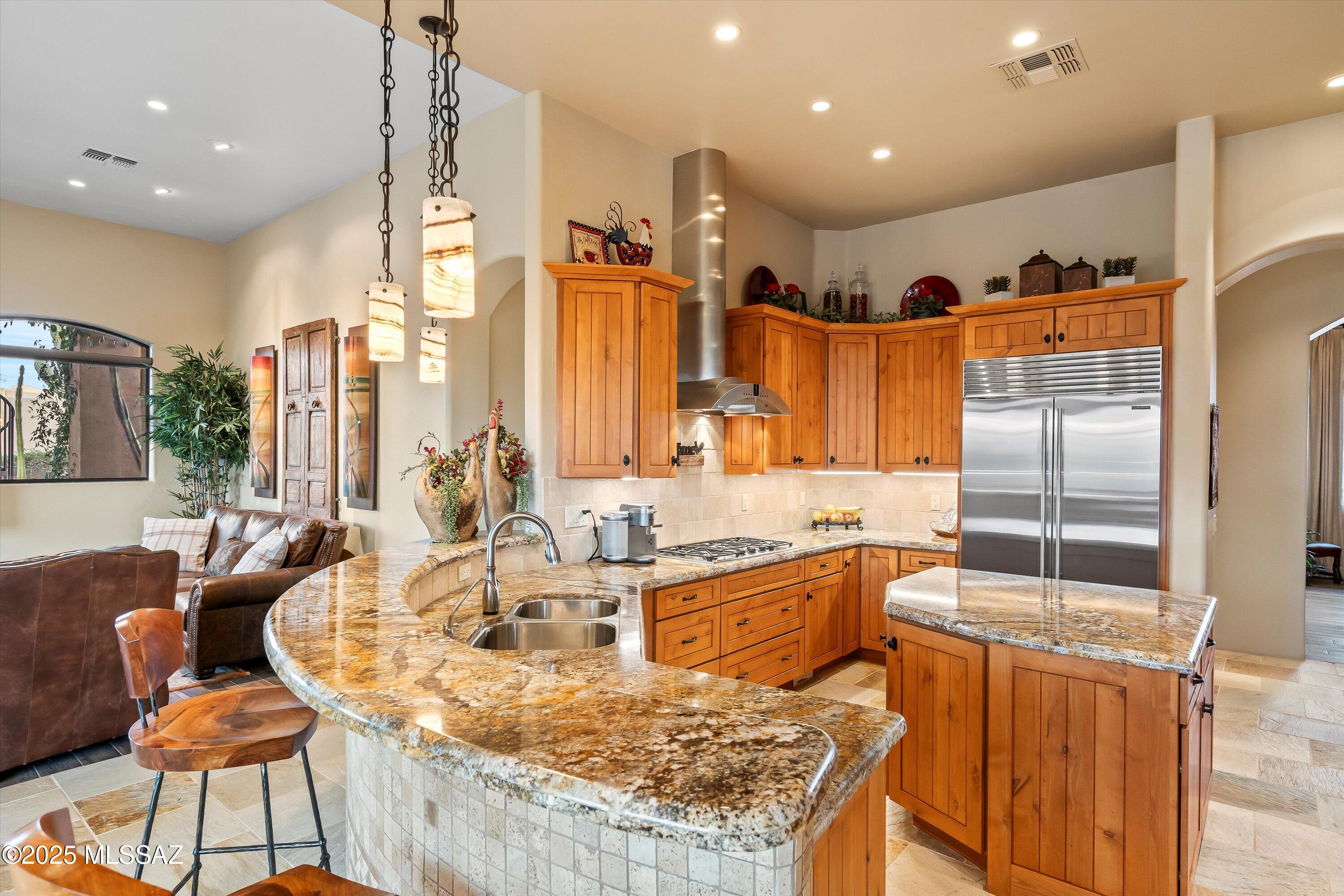 7557 E Crested Saguaro Place