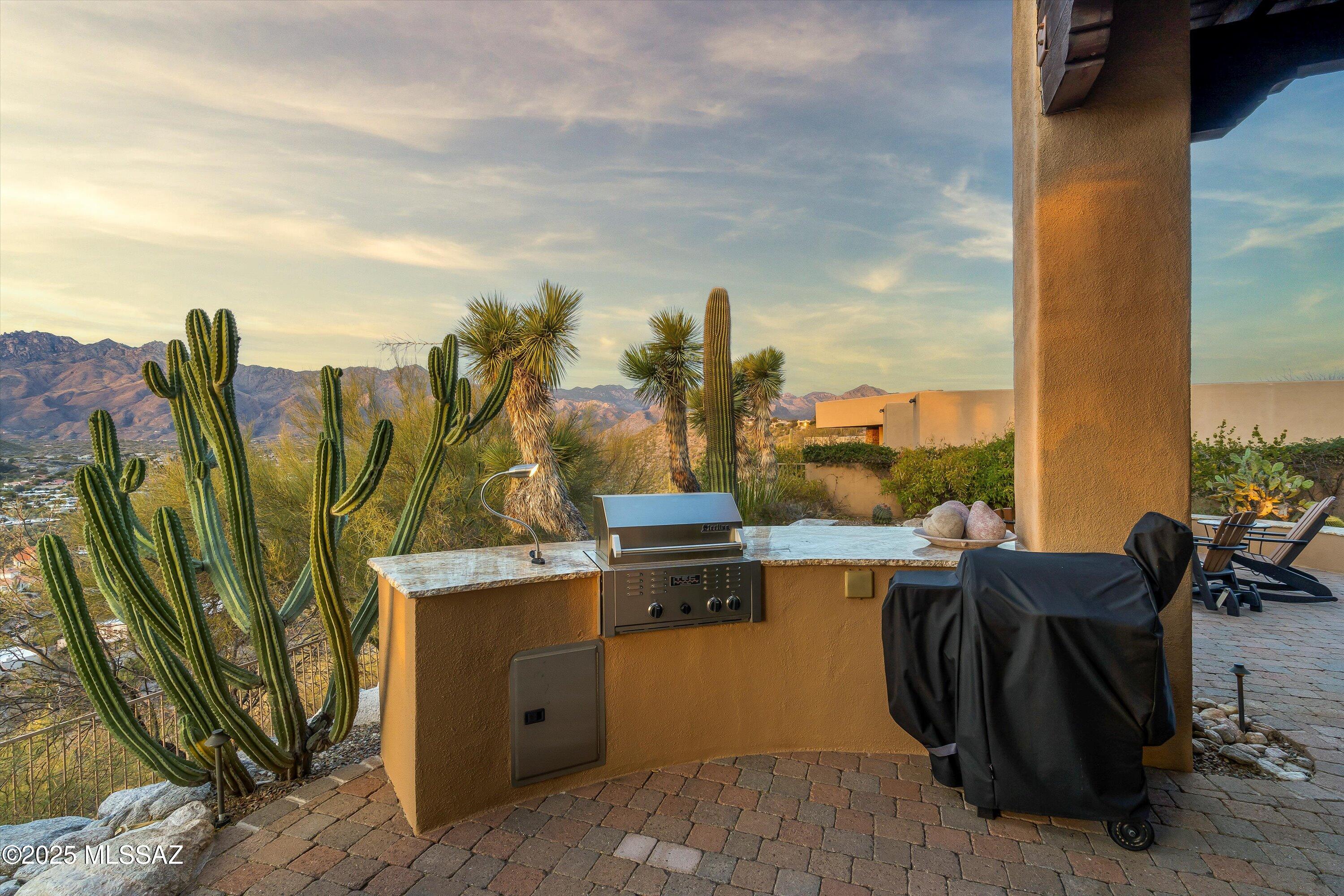 7557 E Crested Saguaro Place