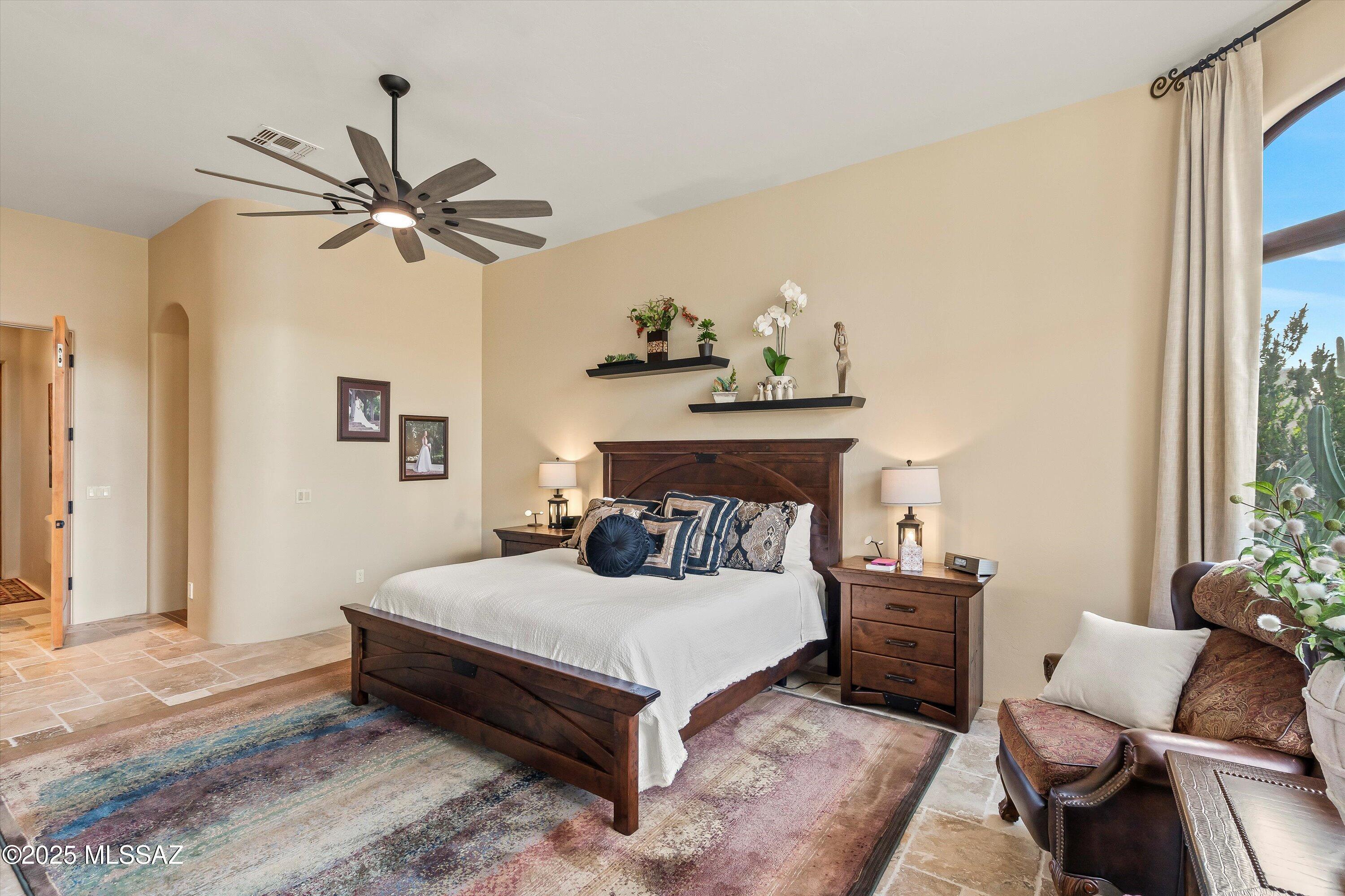 7557 E Crested Saguaro Place