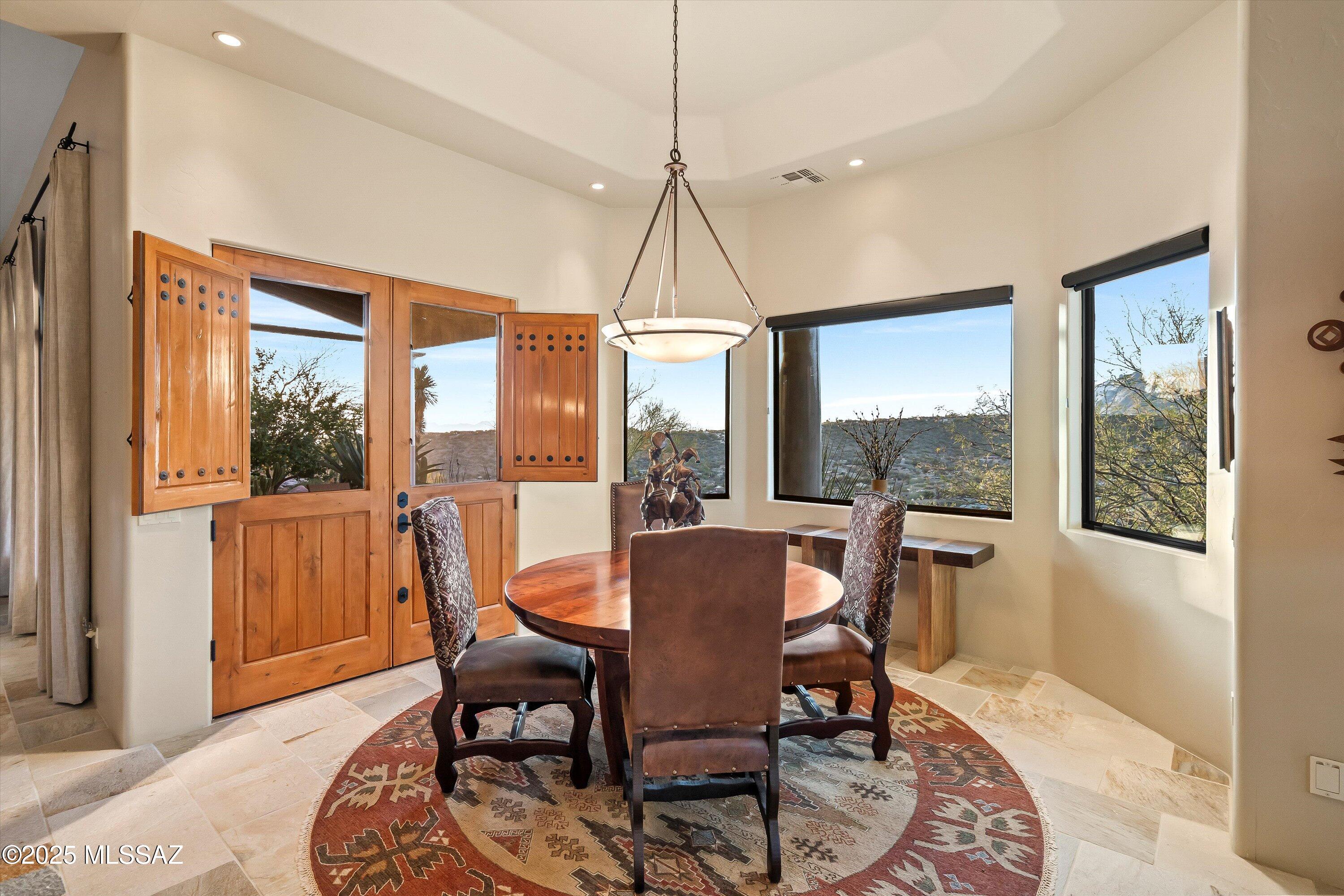 7557 E Crested Saguaro Place