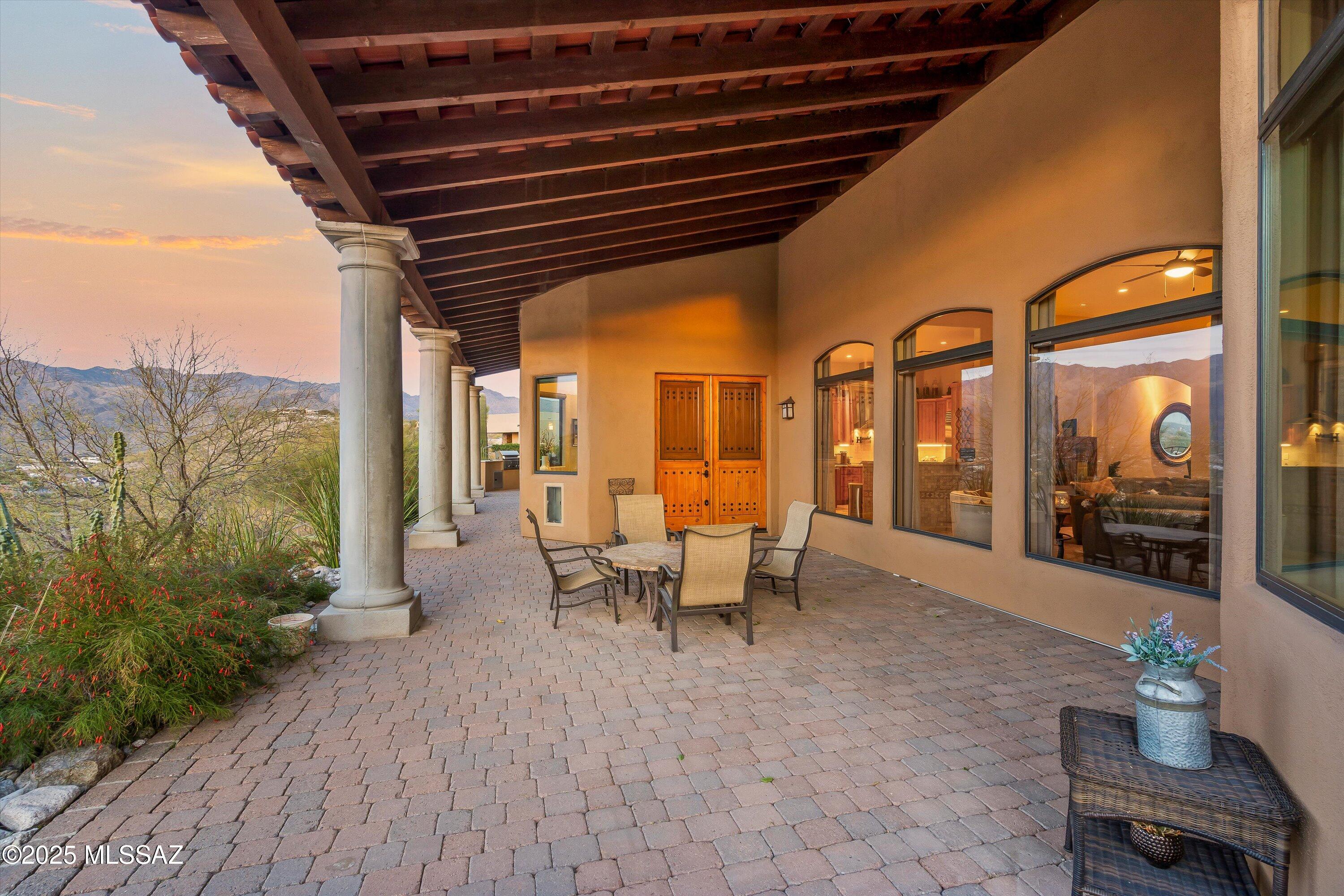 7557 E Crested Saguaro Place