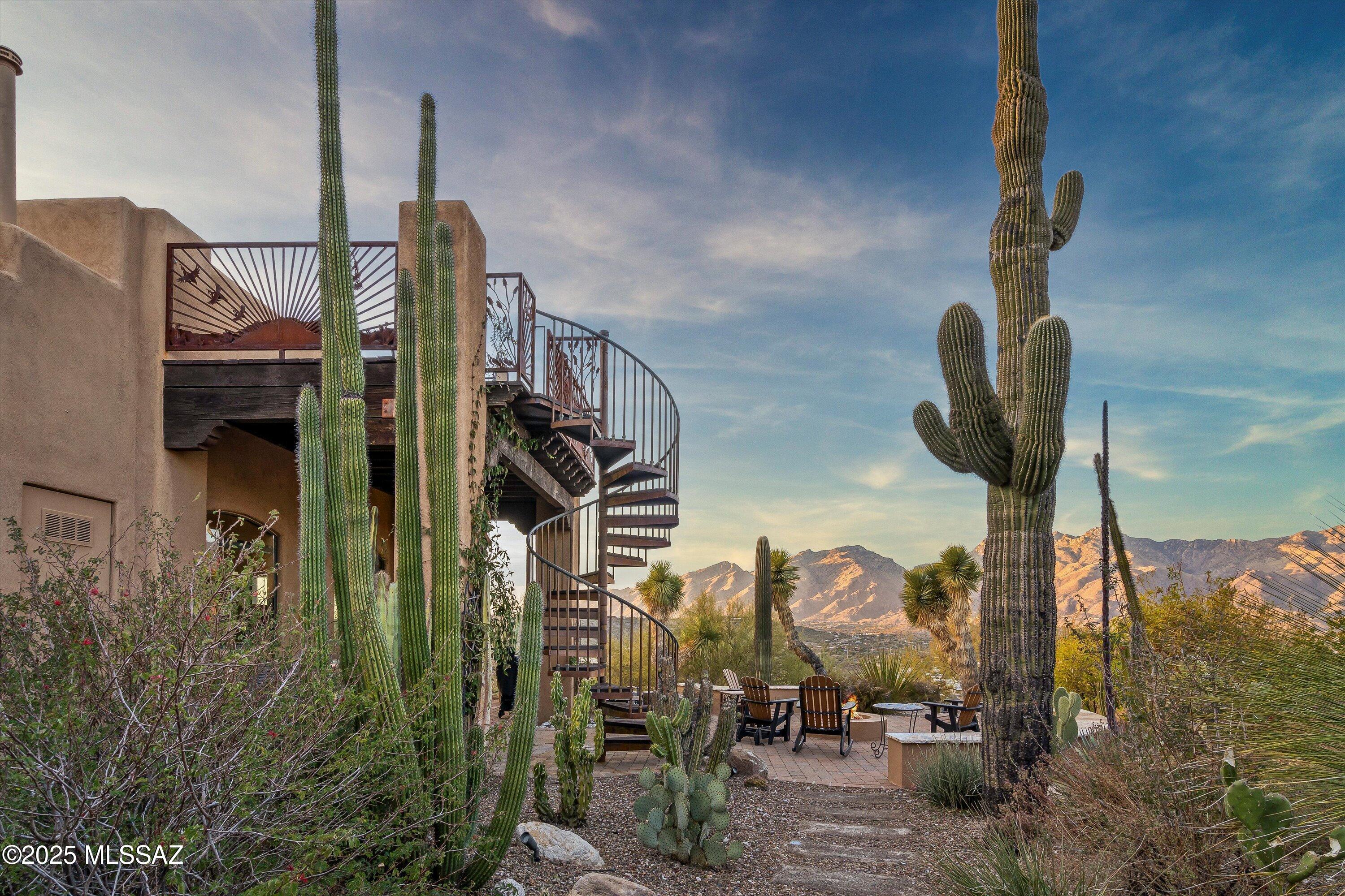 7557 E Crested Saguaro Place