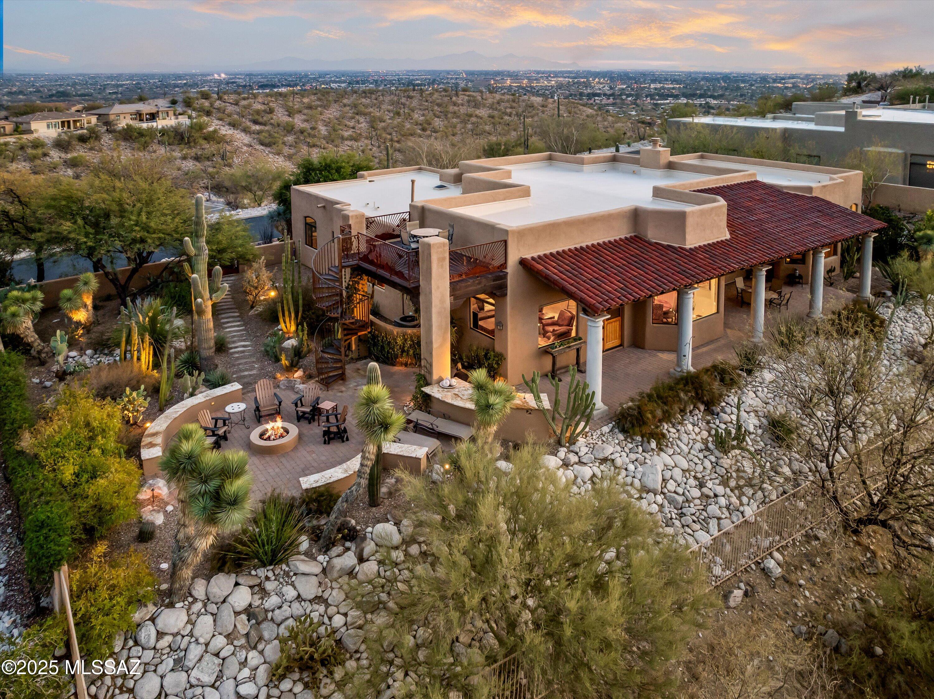 7557 E Crested Saguaro Place