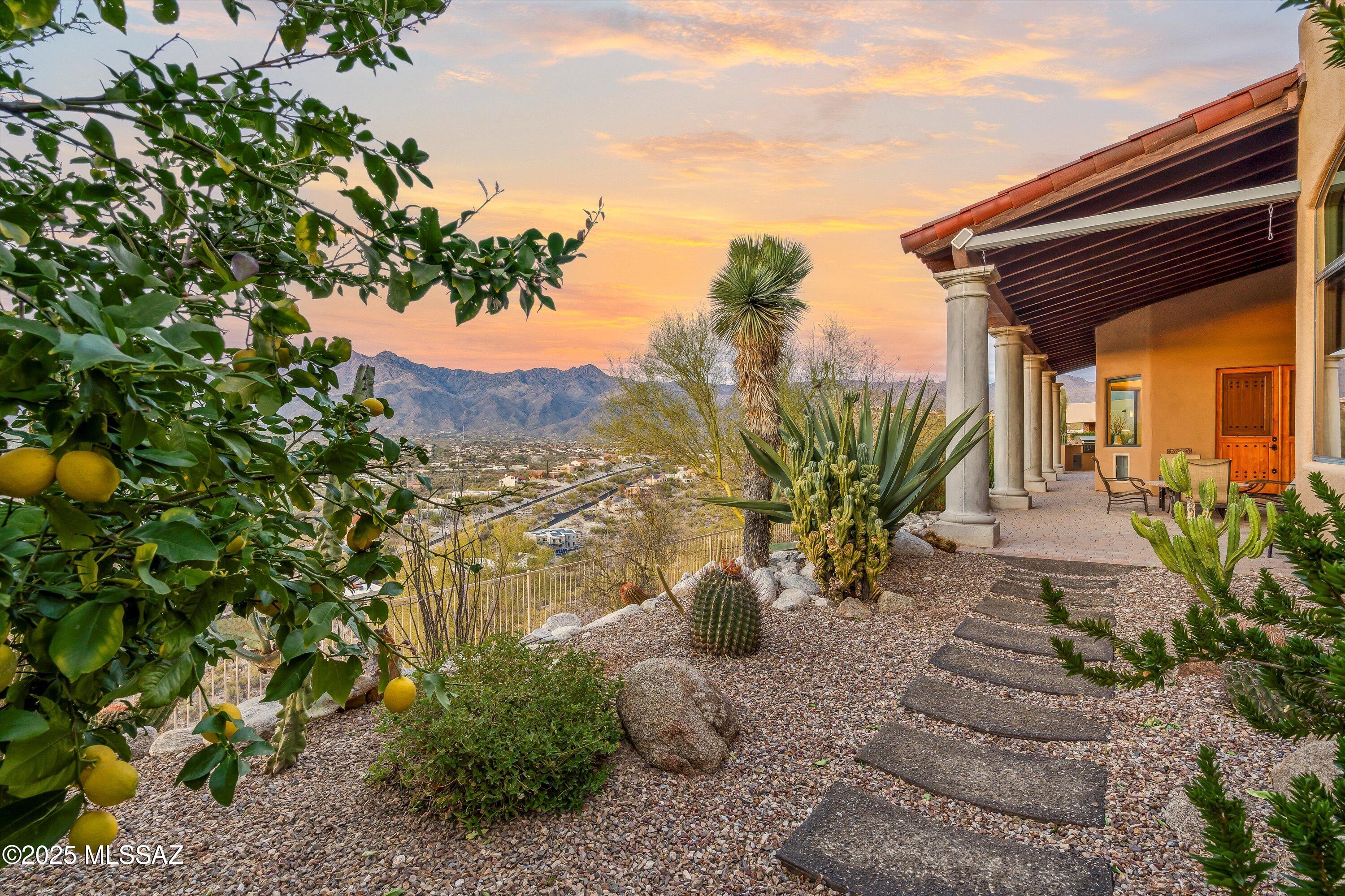 7557 E Crested Saguaro Place