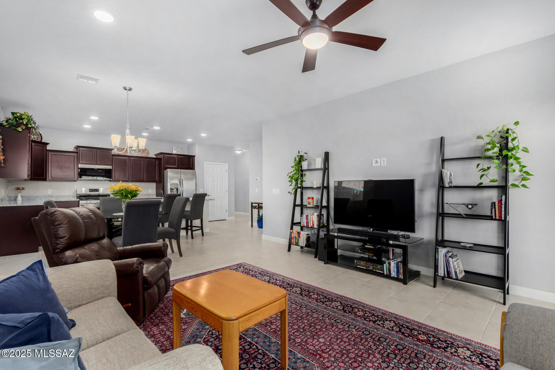 262 W William Carey Street