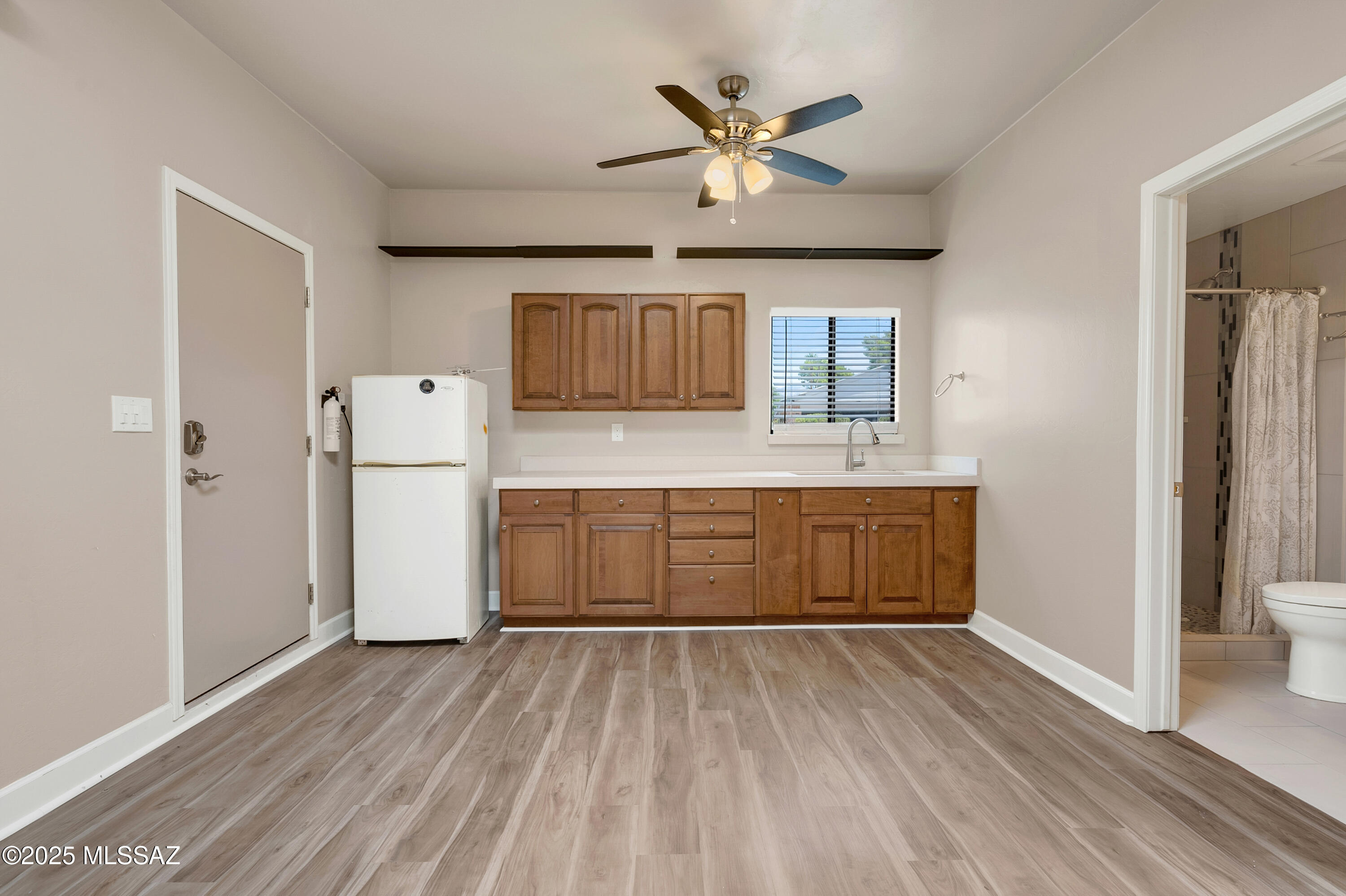 915 W Landoran Lane