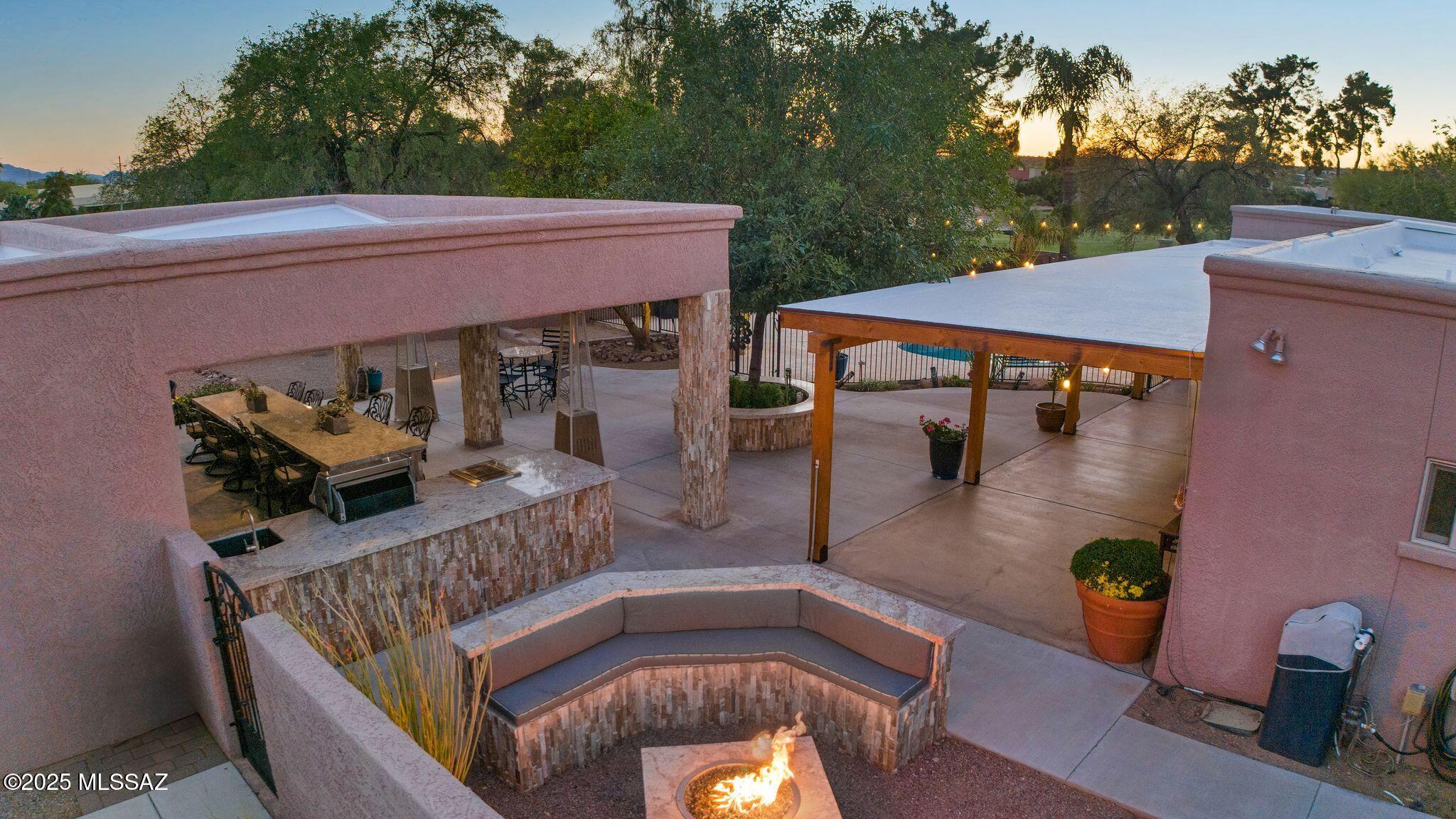 915 W Landoran Lane
