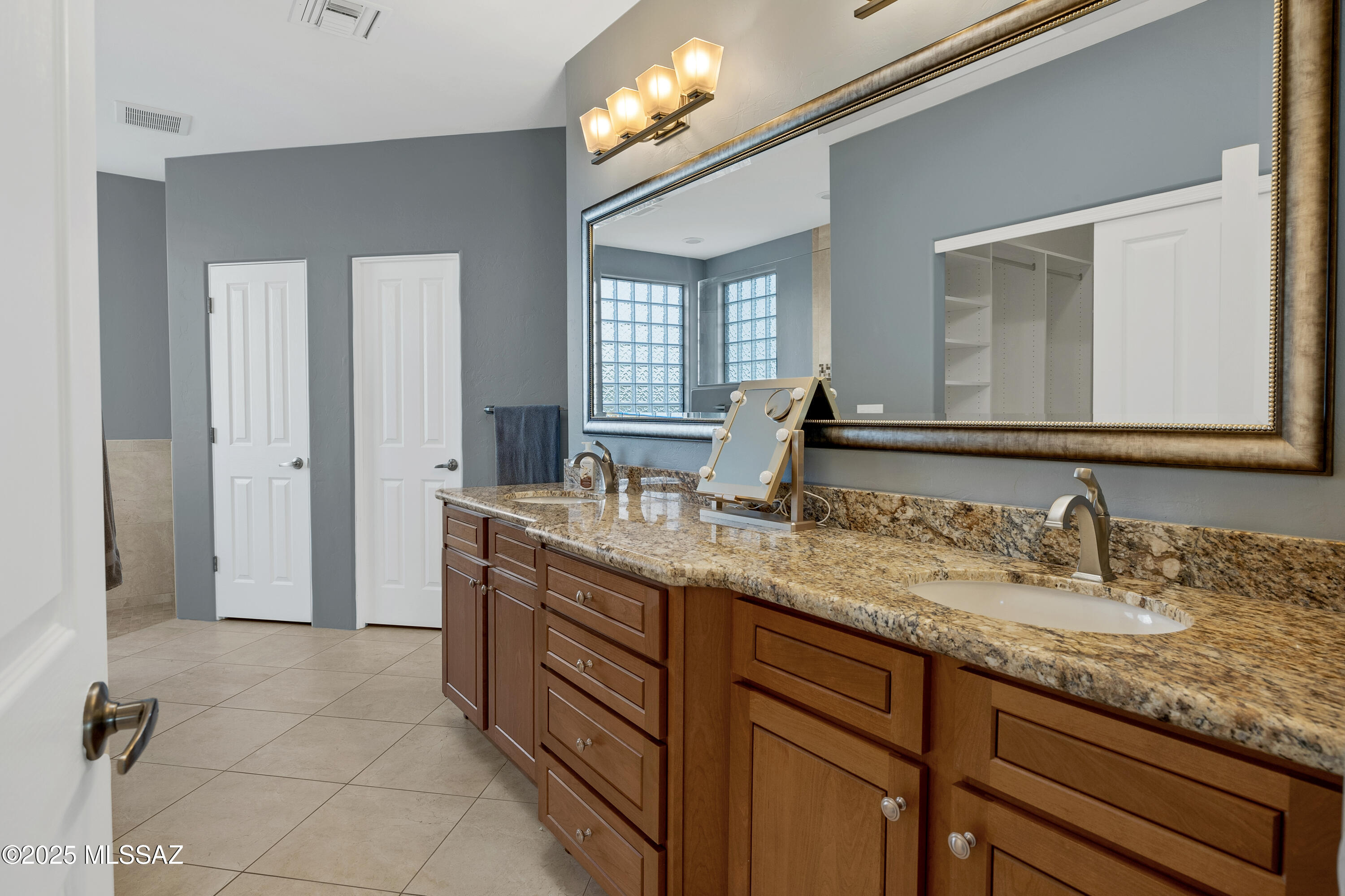 4239 N Placita De Sandra