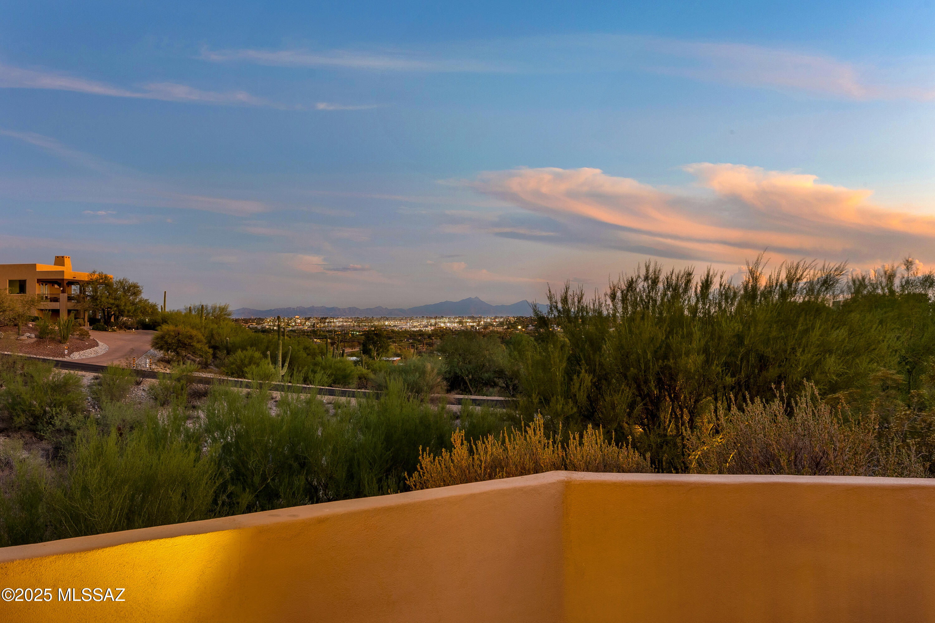 4239 N Placita De Sandra