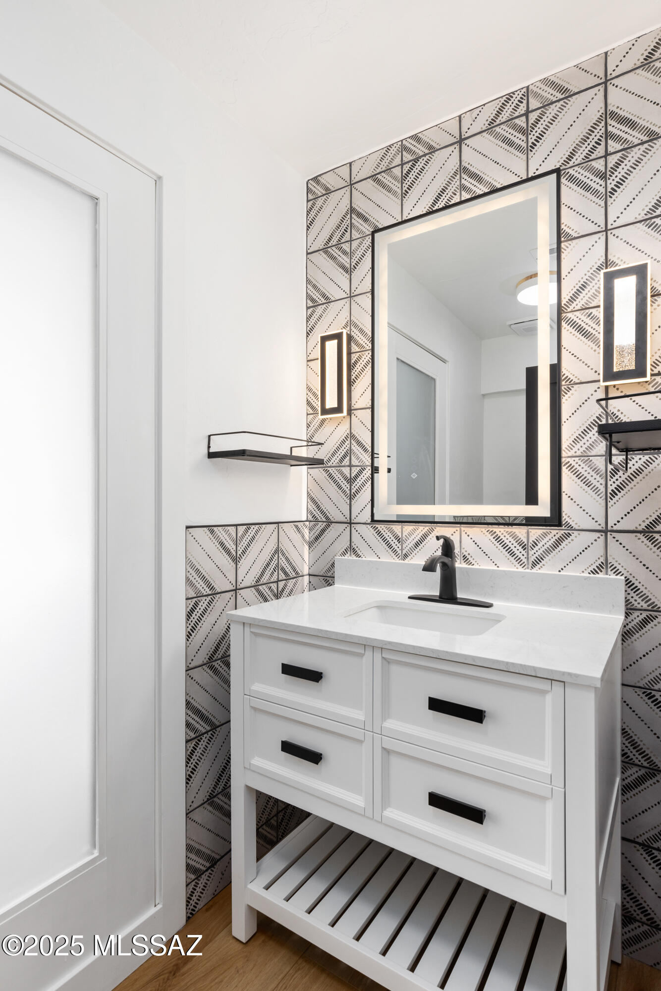 6126 E San Leandro Drive