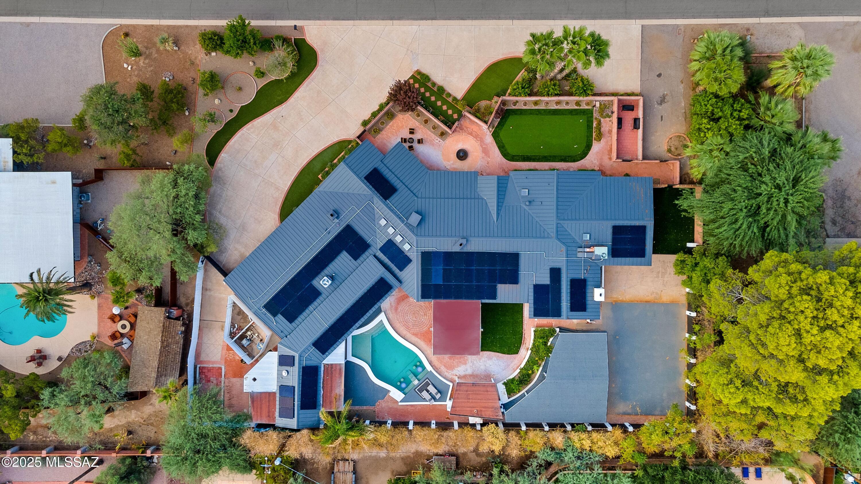 6126 E San Leandro Drive