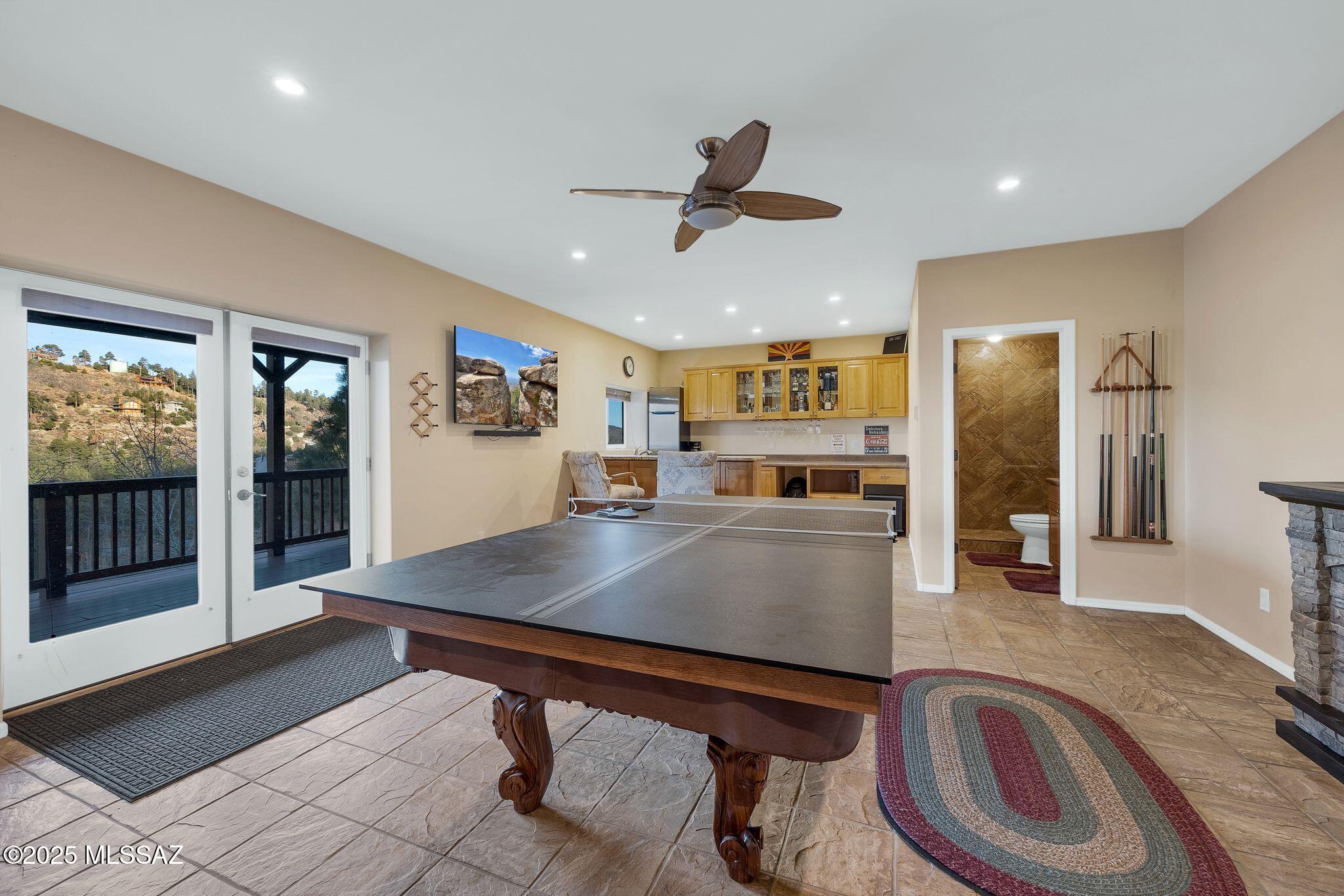 12925 N Phoenix Avenue