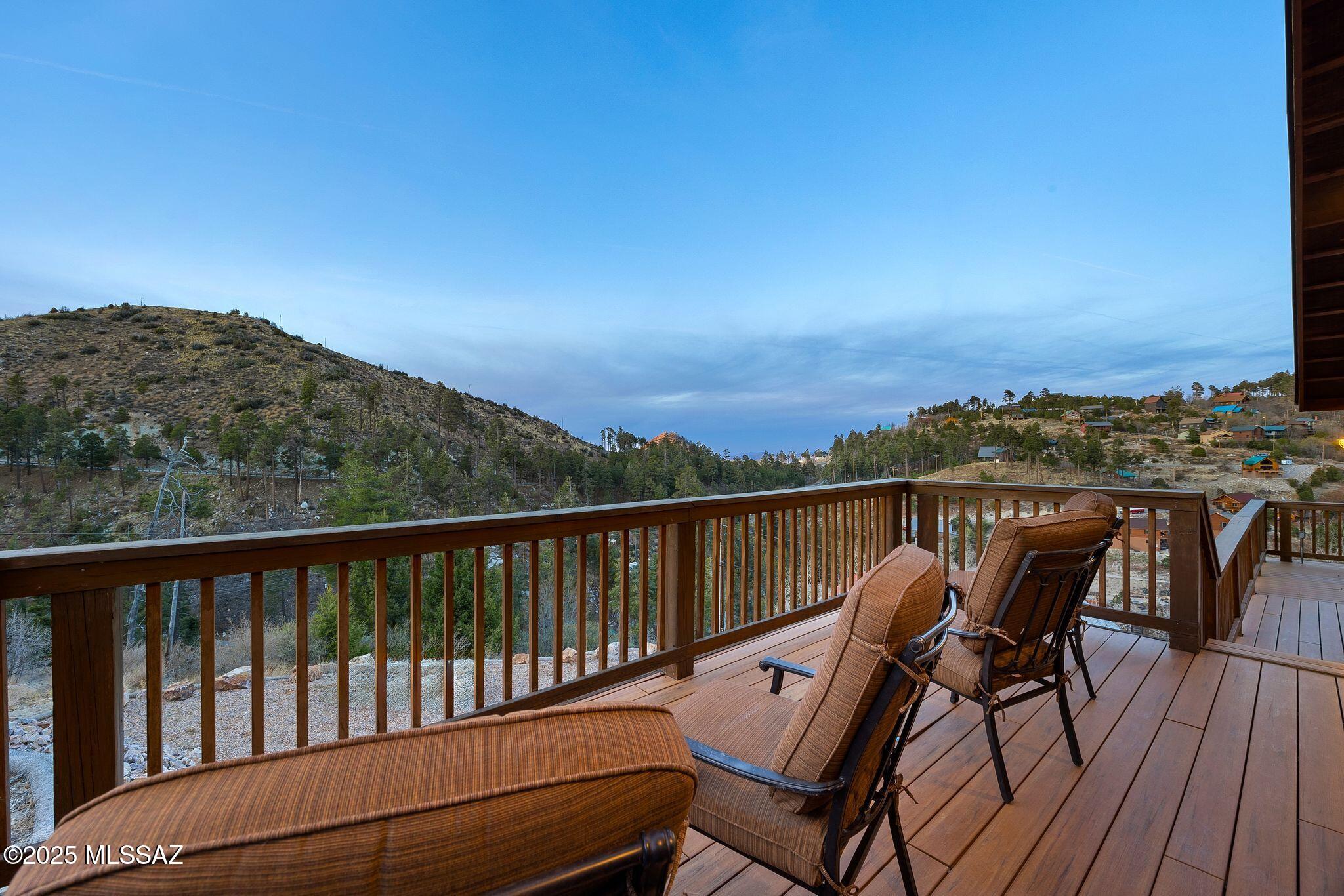 12925 N Phoenix Avenue