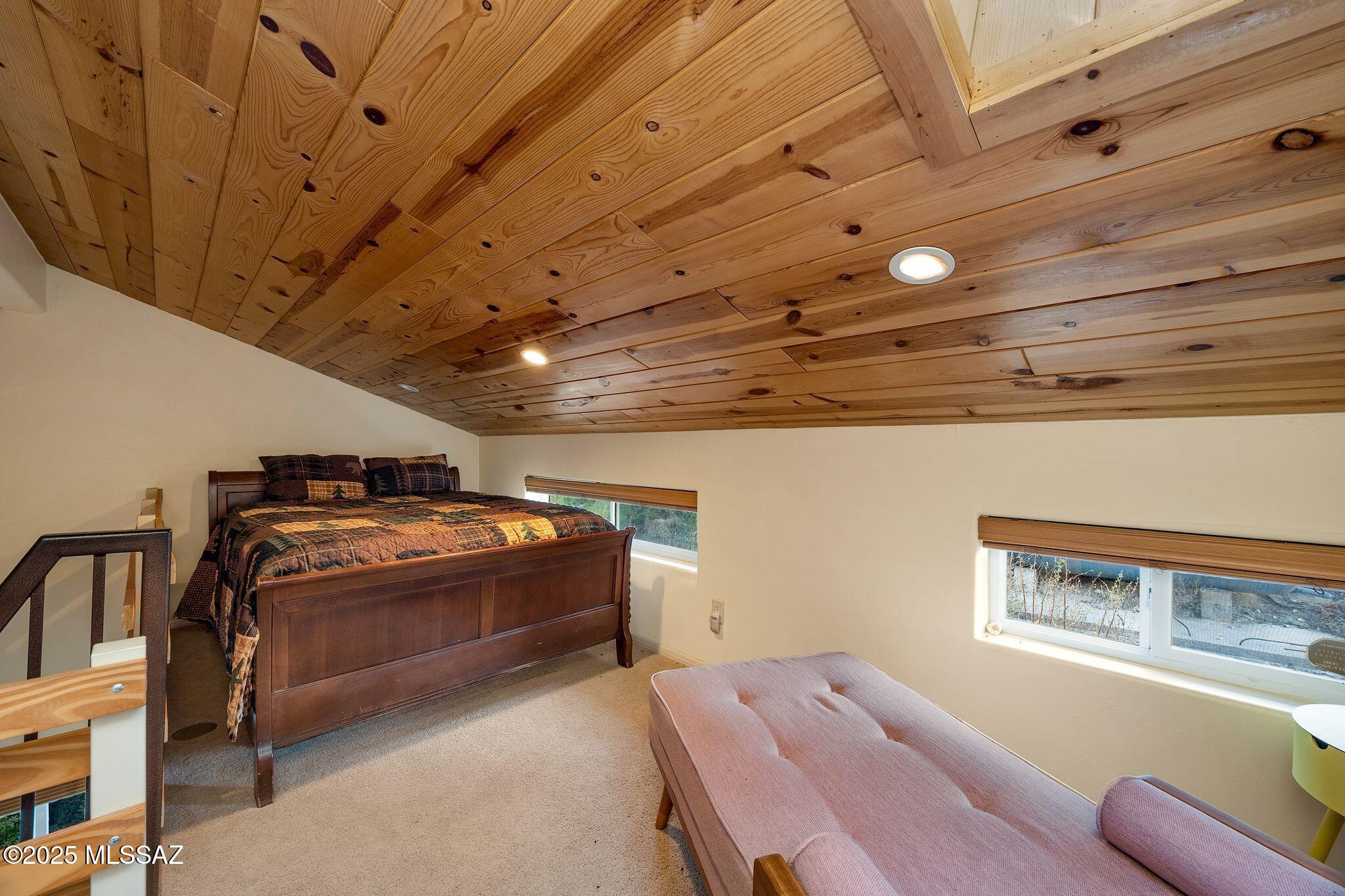 12925 N Phoenix Avenue