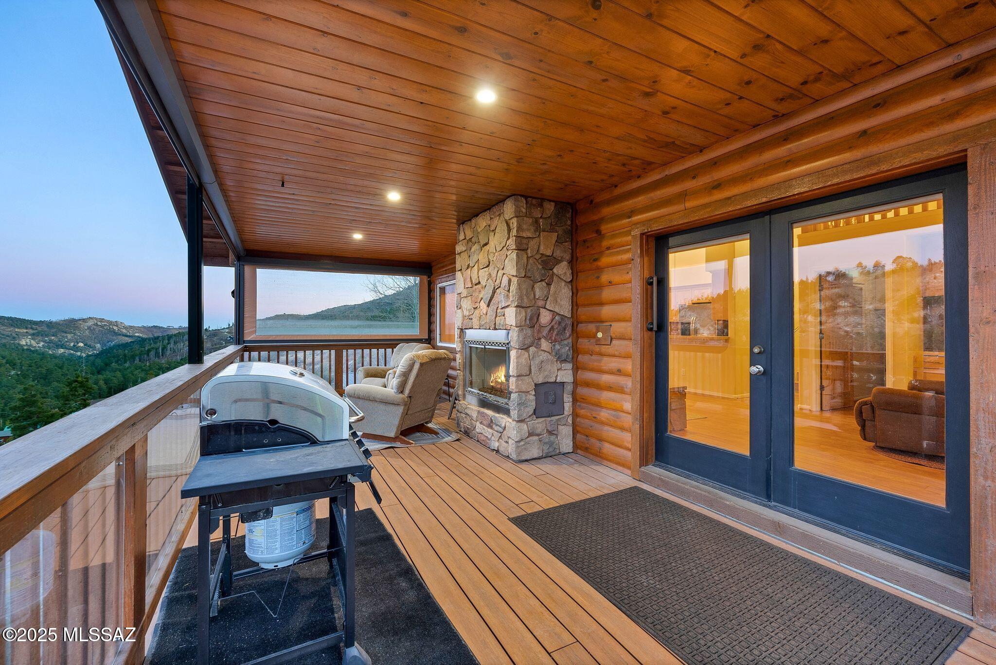 12925 N Phoenix Avenue