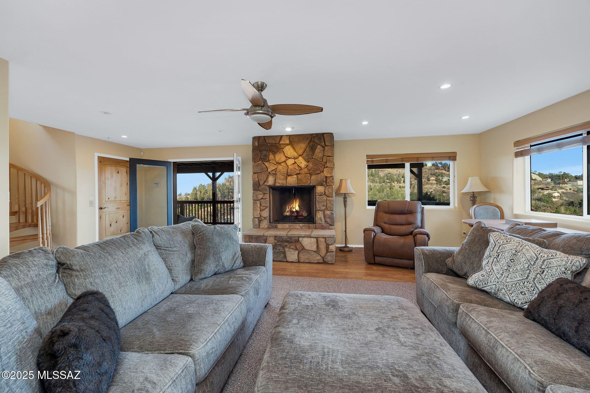 12925 N Phoenix Avenue