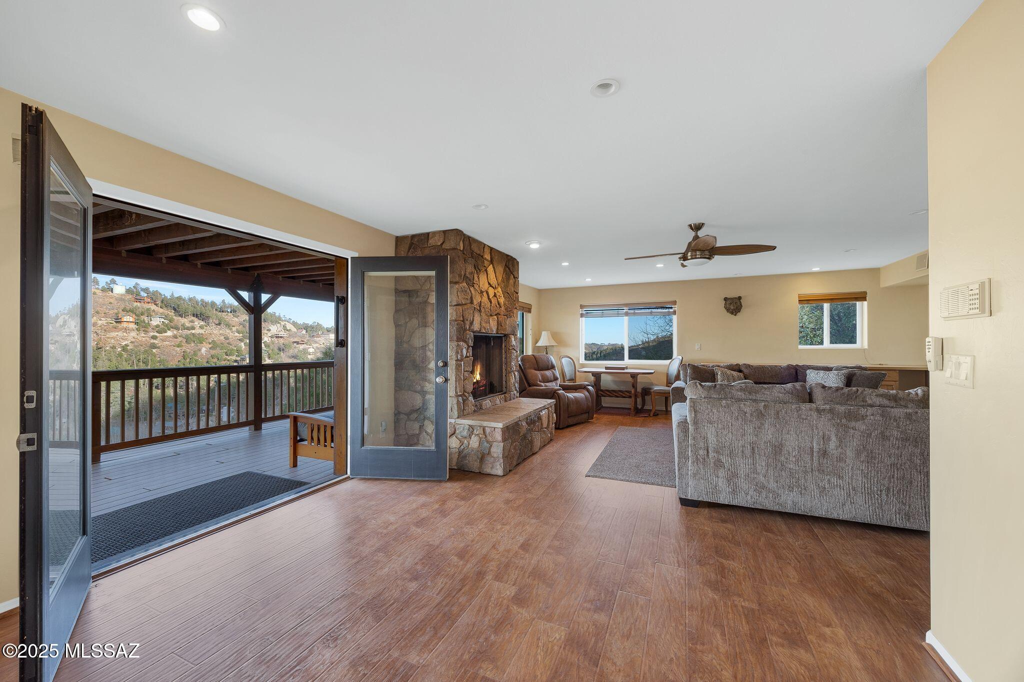 12925 N Phoenix Avenue