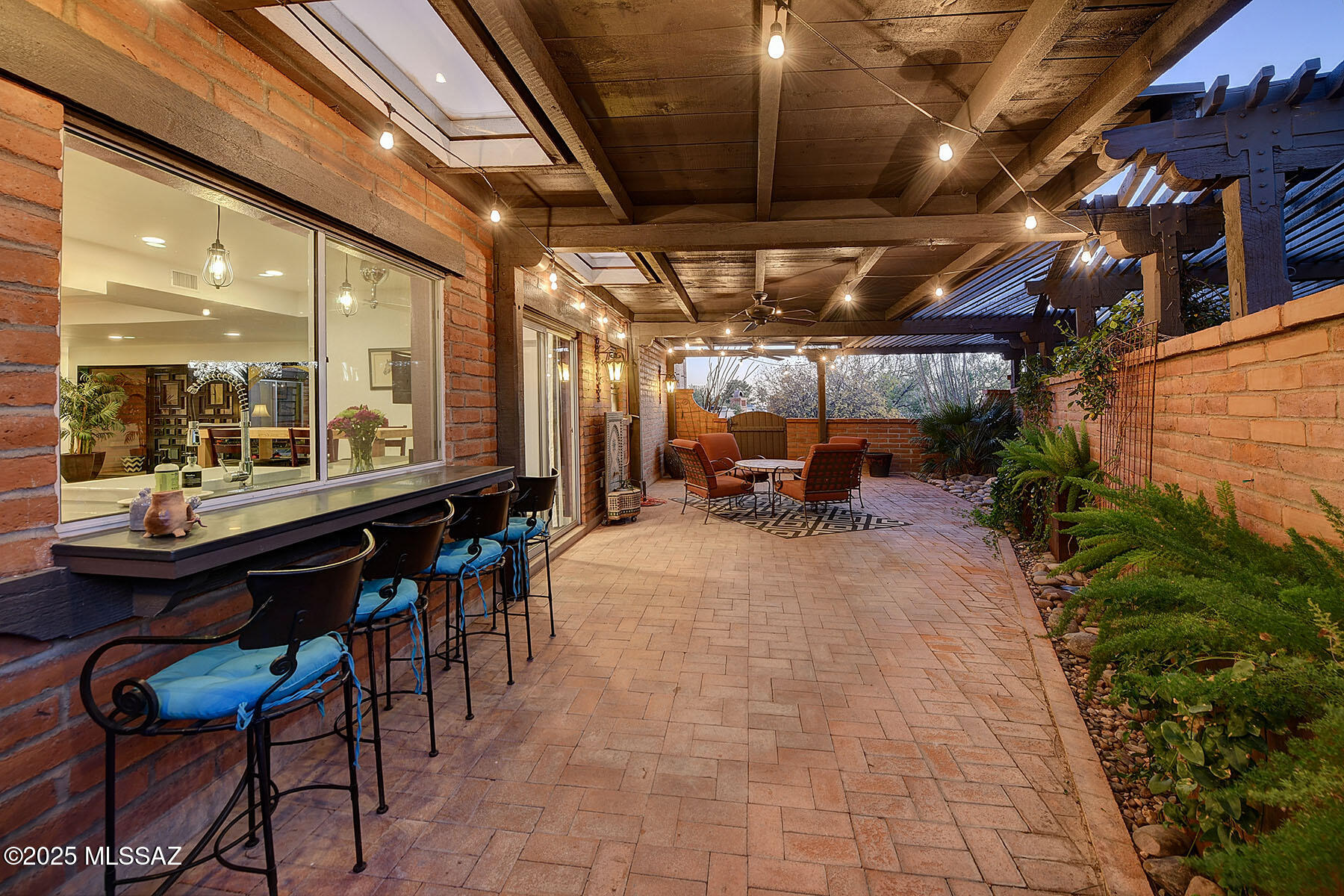 2611 E Avenida De Maria