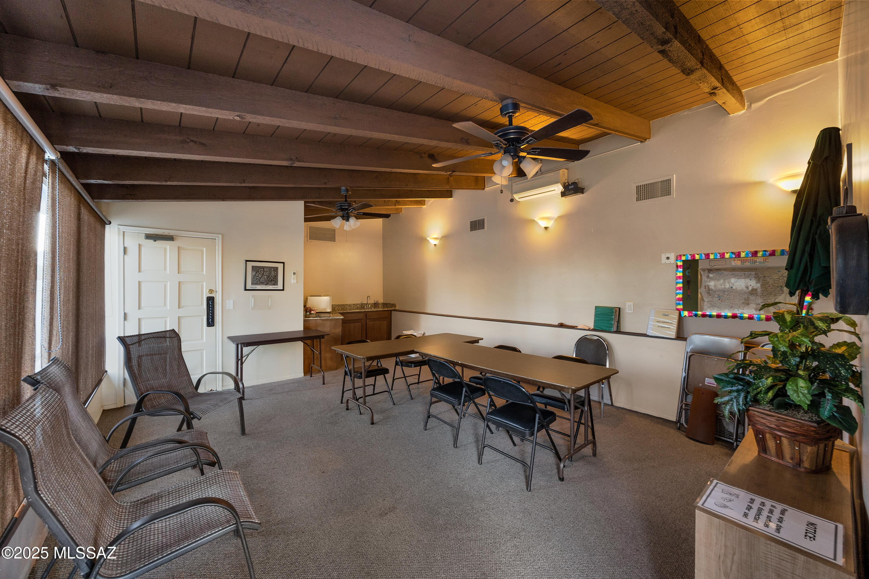 4558 E Sunrise Drive