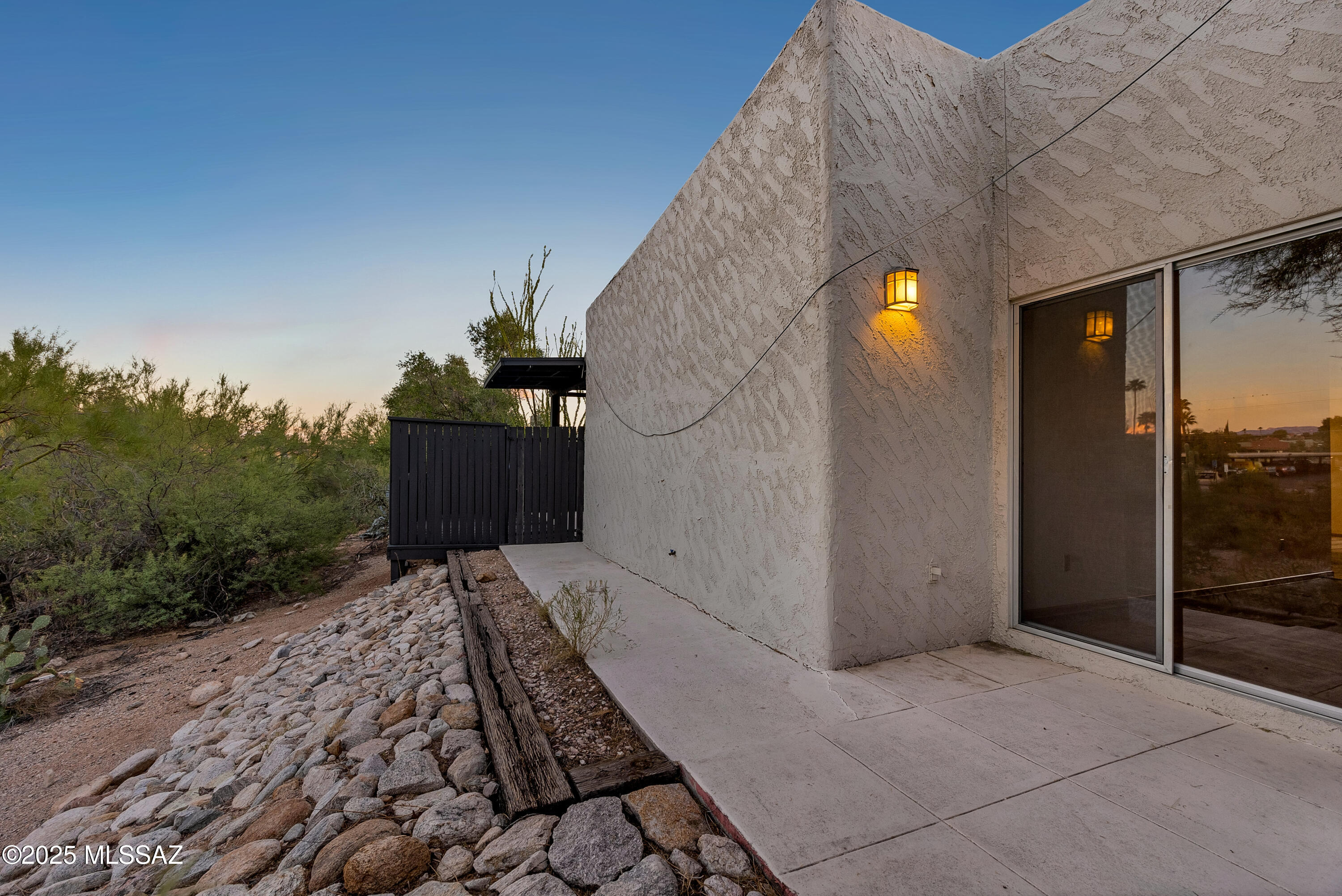 4558 E Sunrise Drive