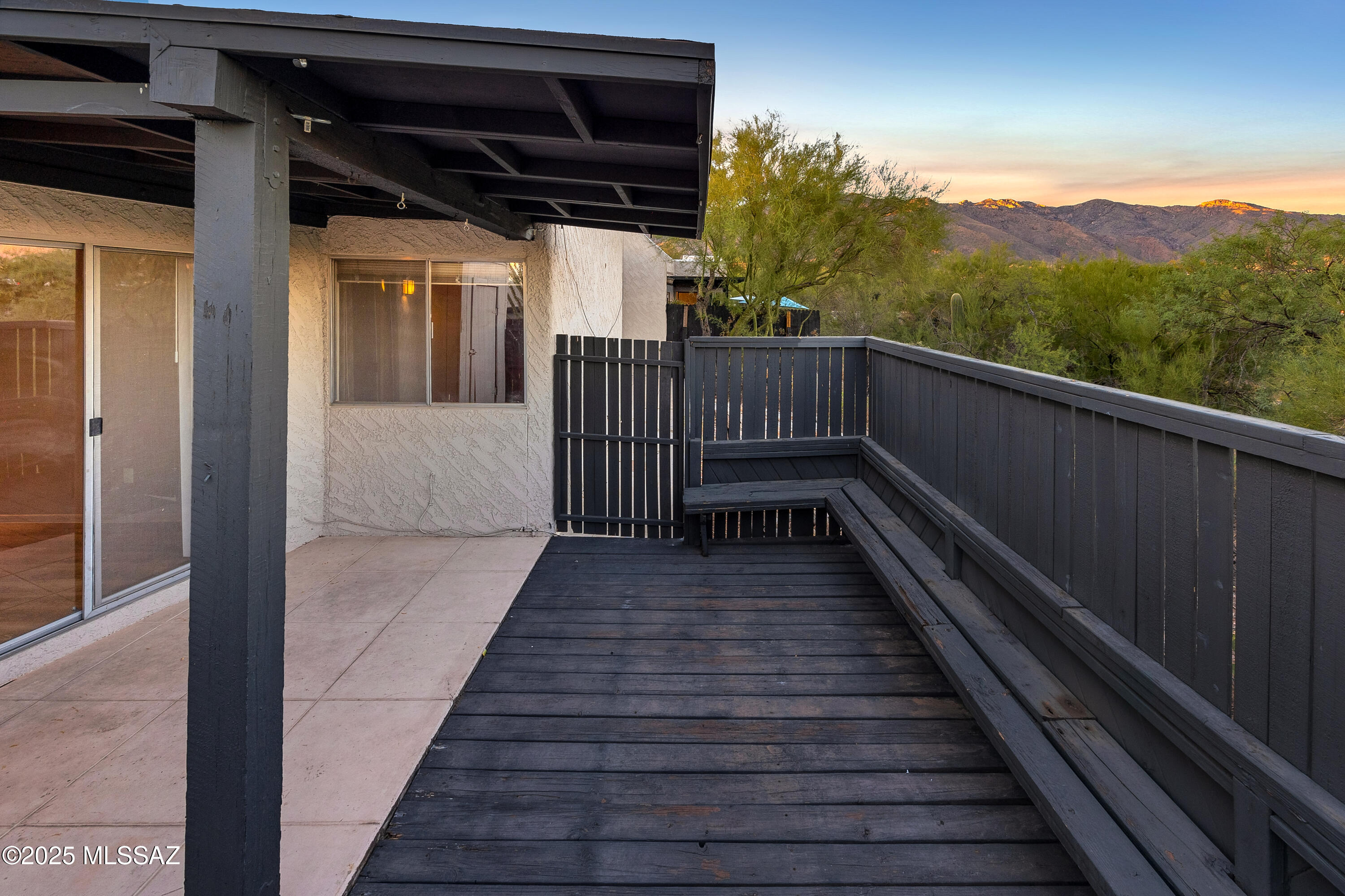 4558 E Sunrise Drive