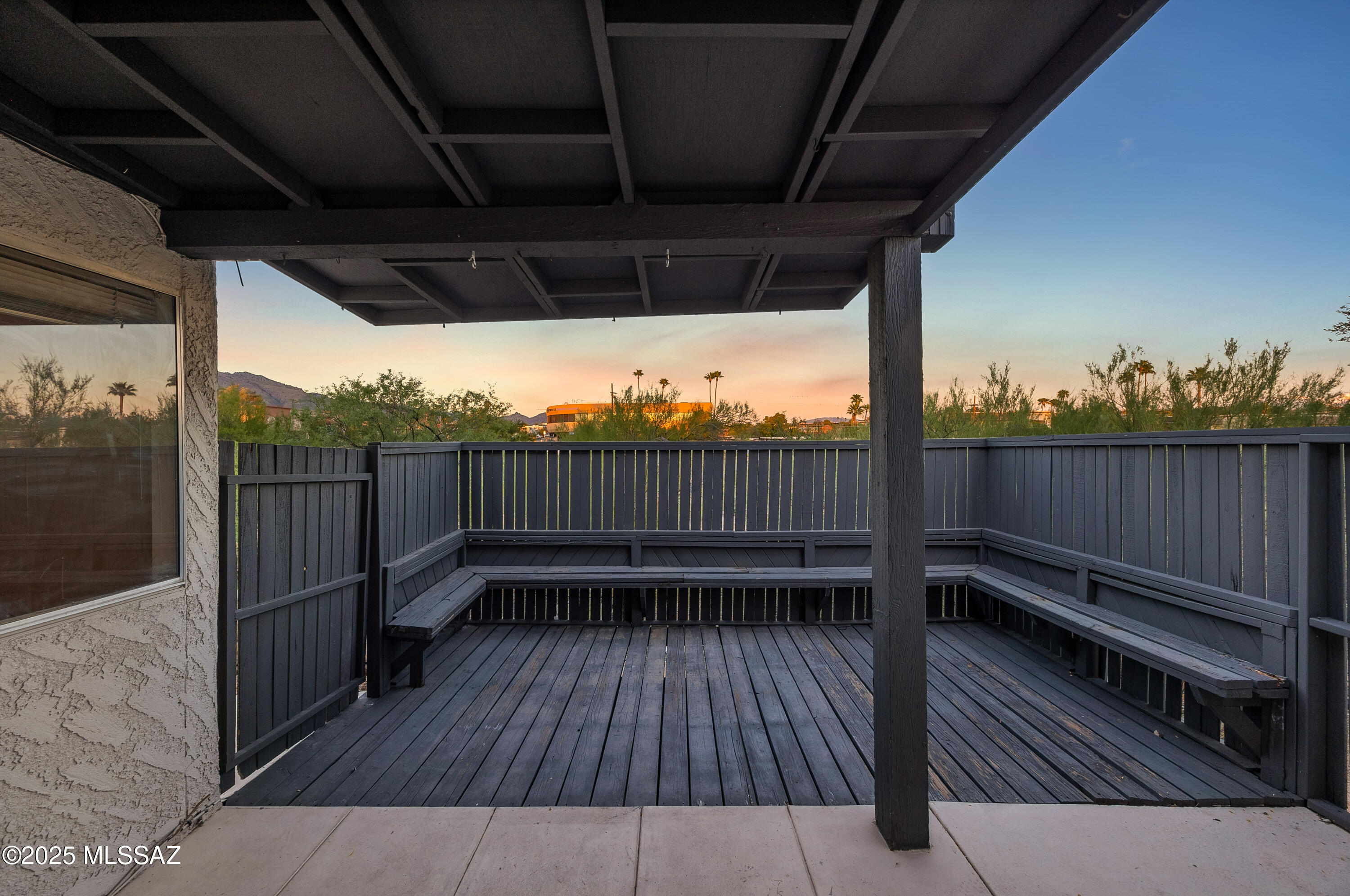 4558 E Sunrise Drive