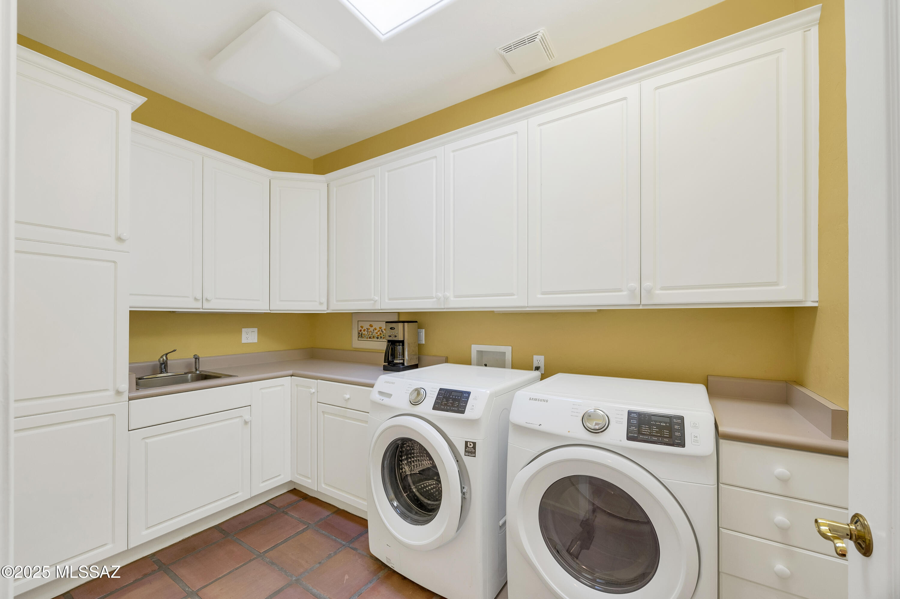 5811 E Placita Rocosa