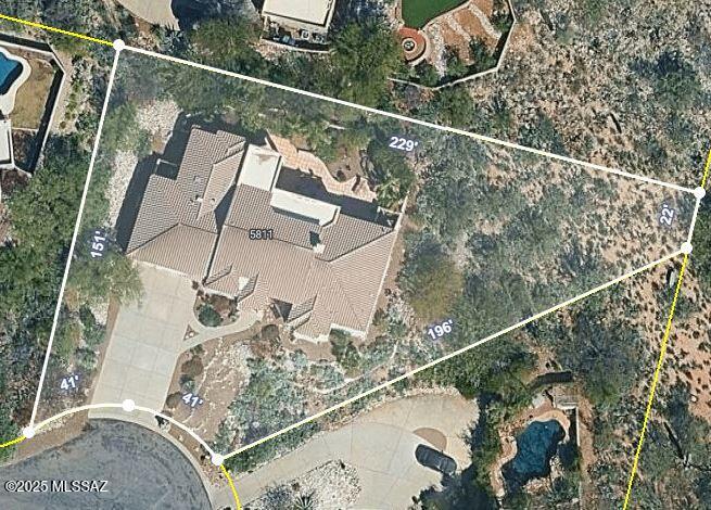 5811 E Placita Rocosa