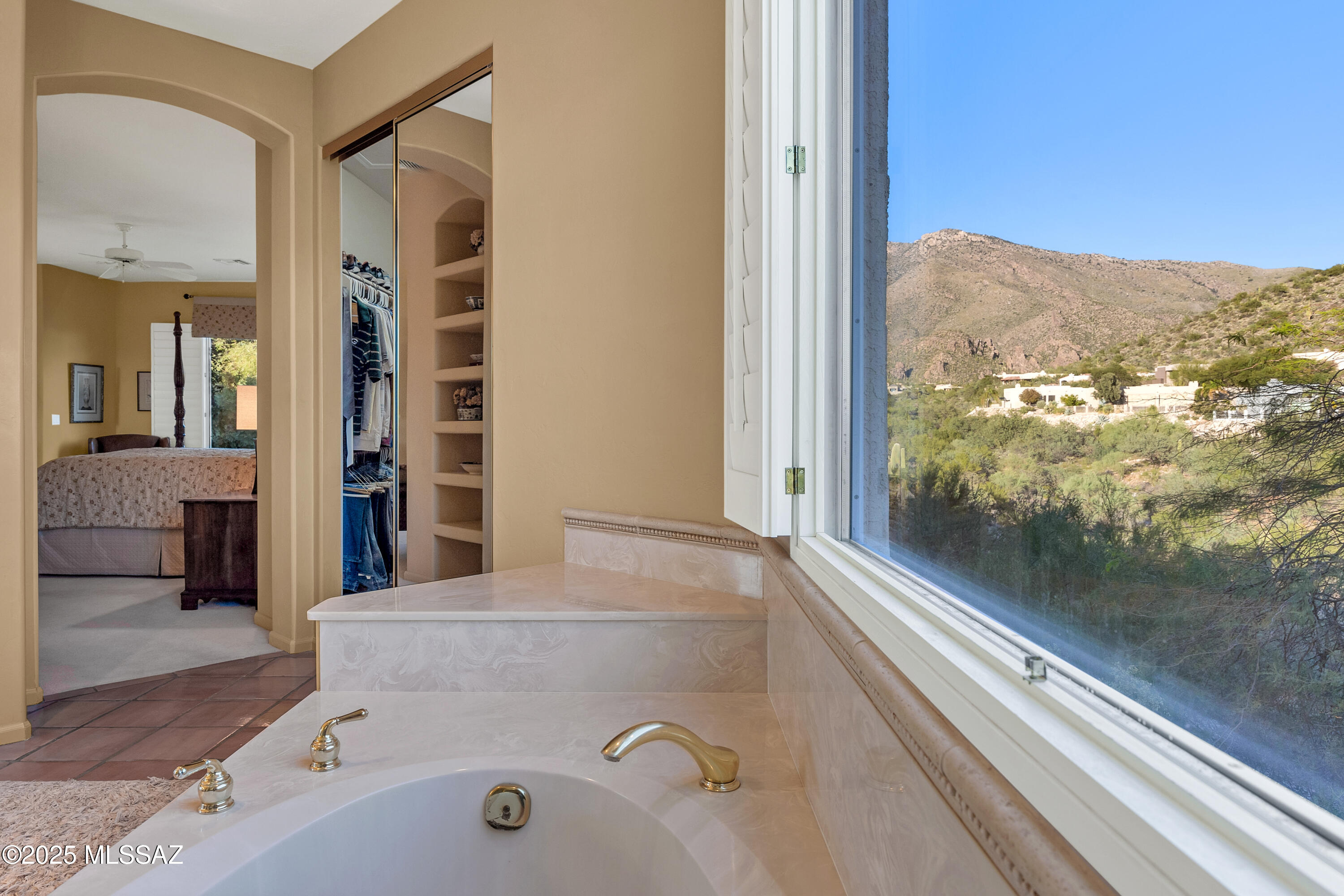 5811 E Placita Rocosa