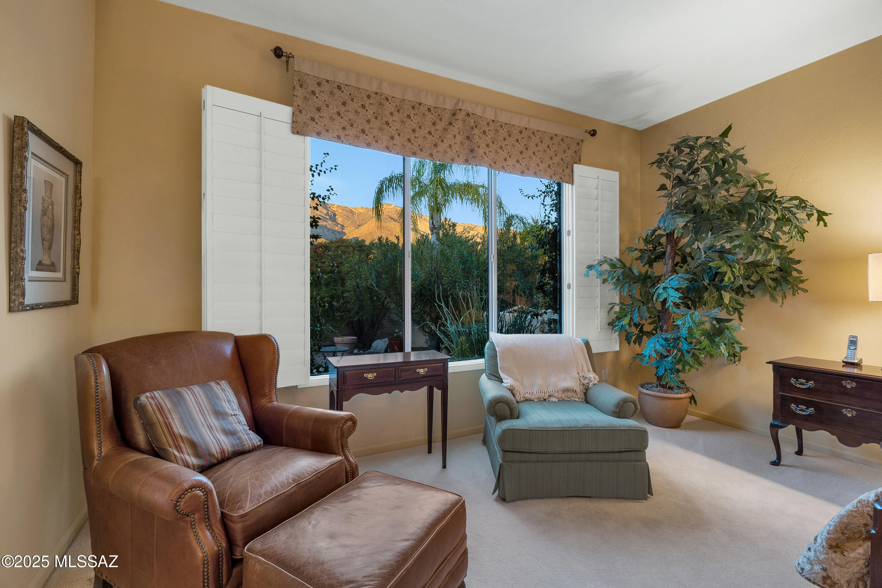 5811 E Placita Rocosa