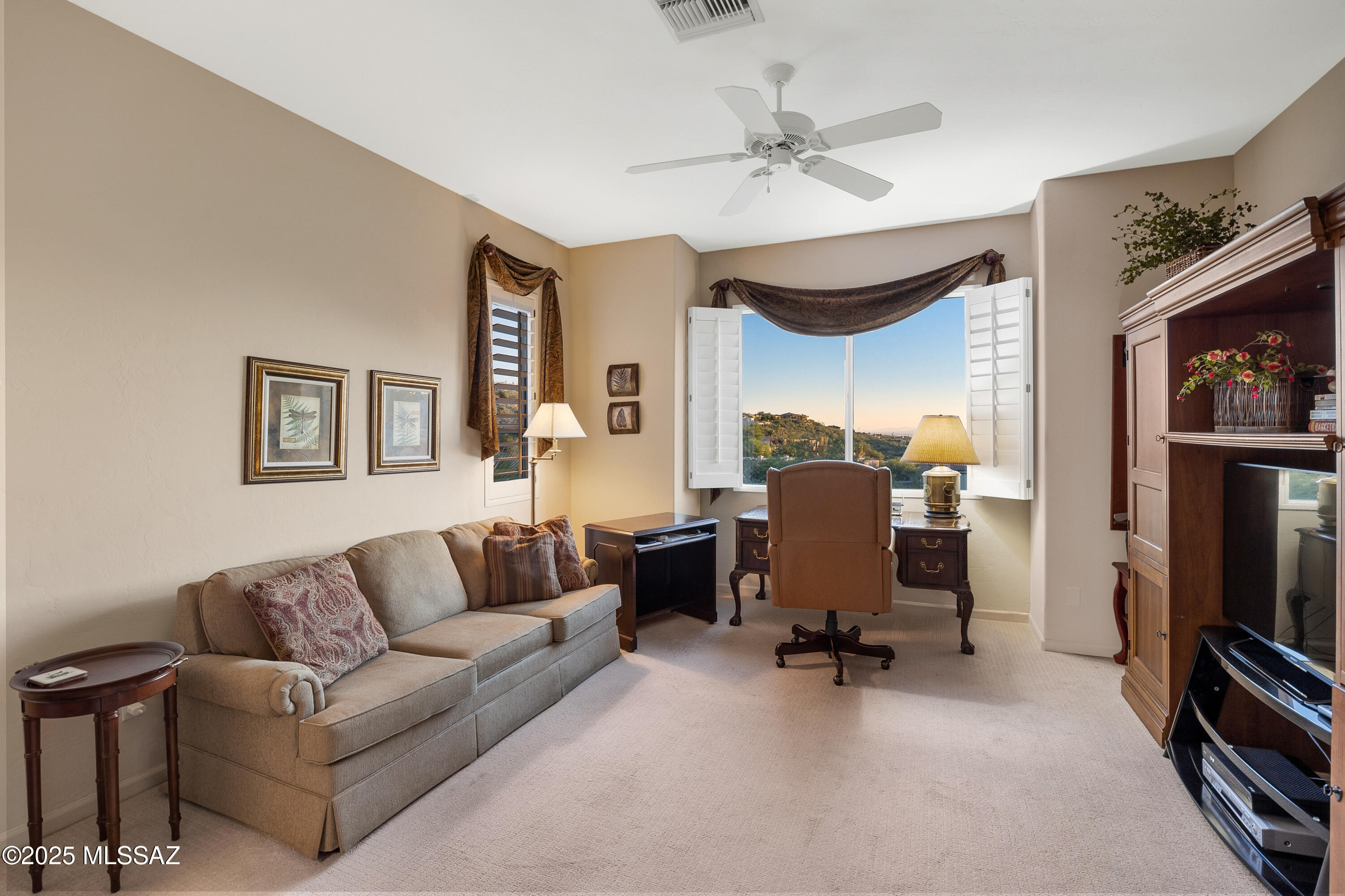 5811 E Placita Rocosa