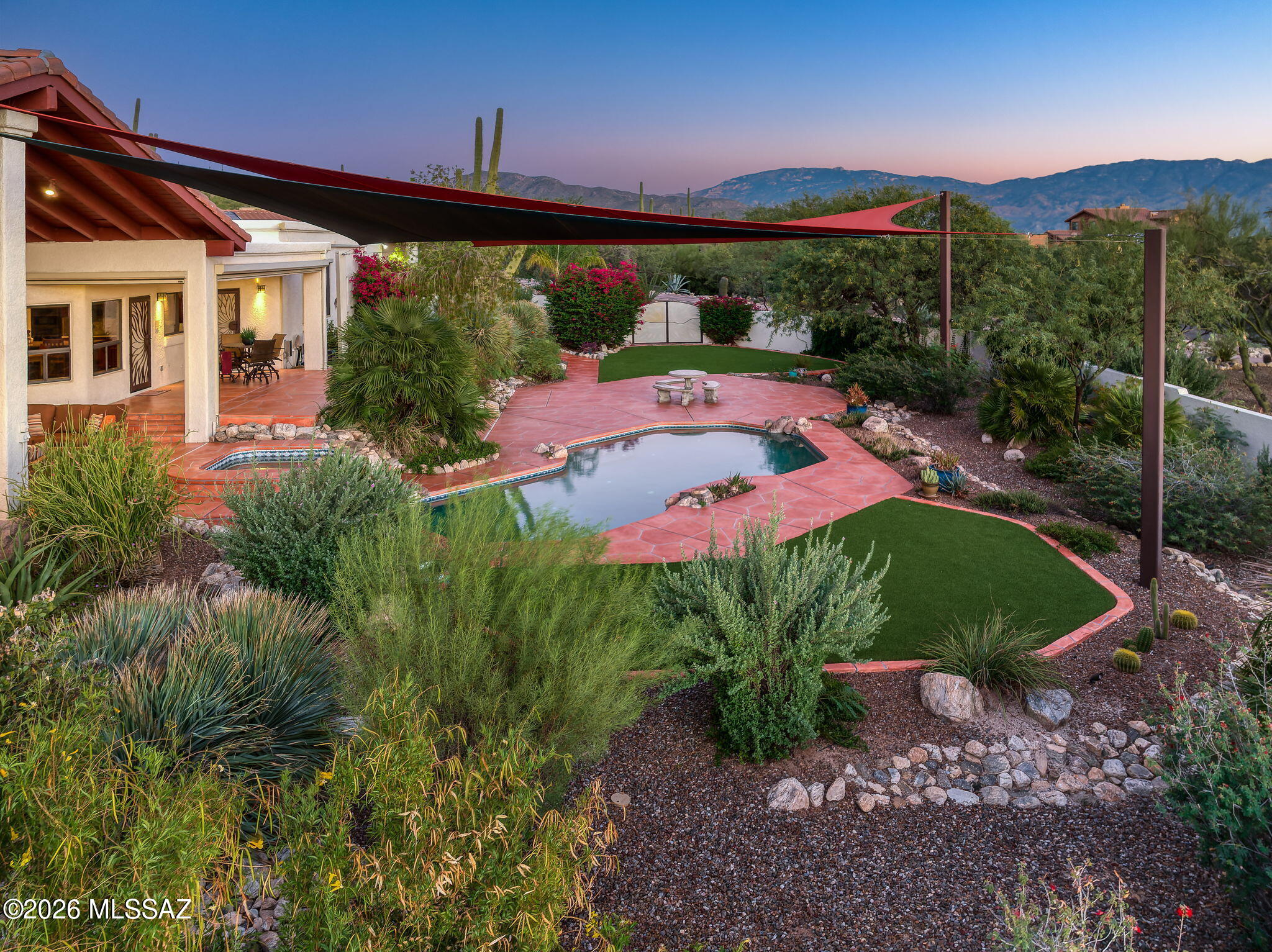 5300 N Avenida De La Colina