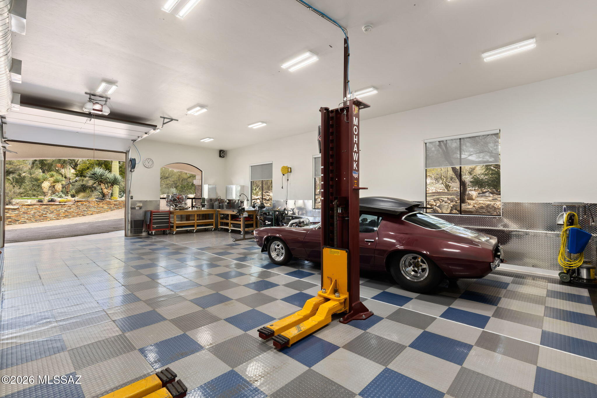 5300 N Avenida De La Colina