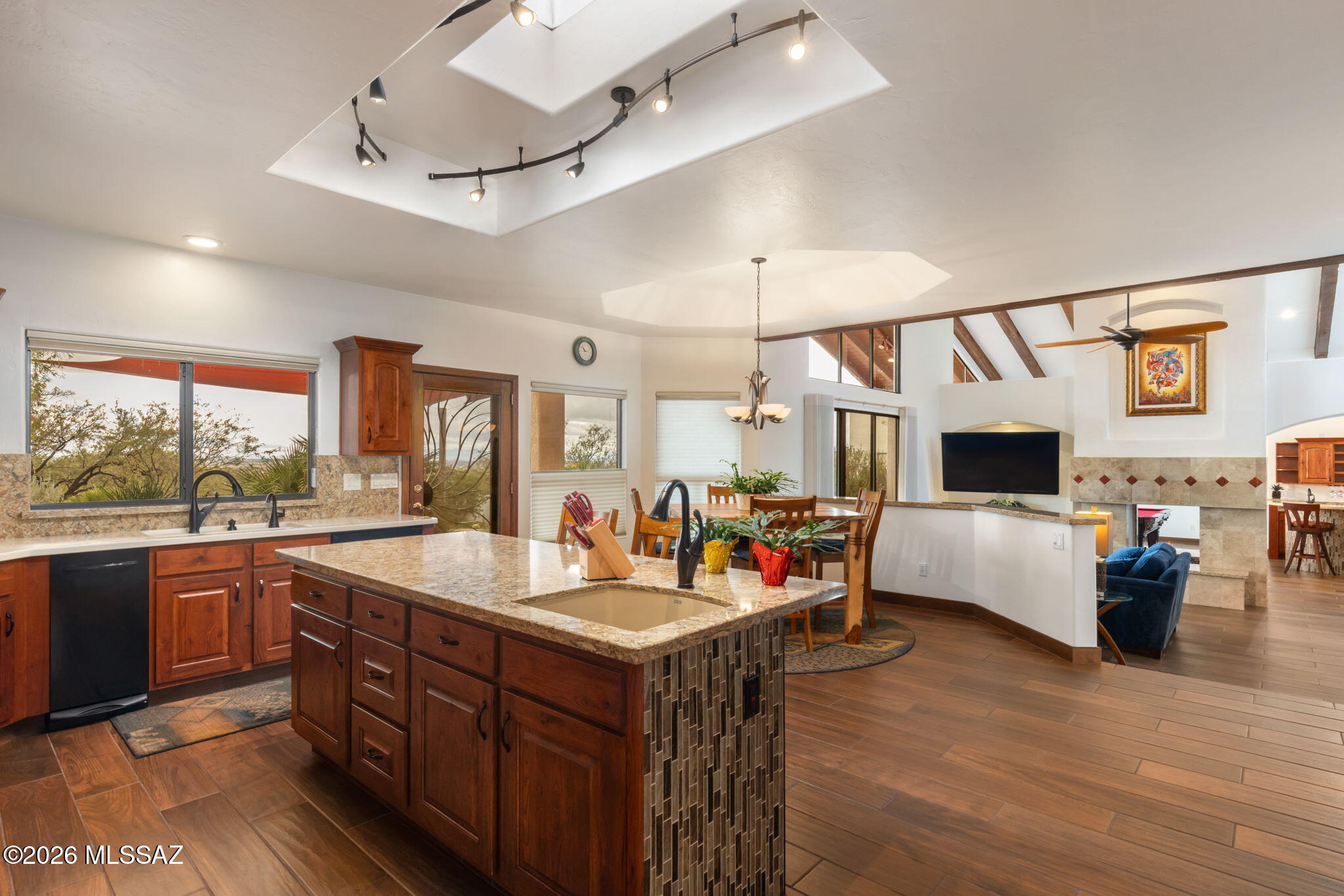 5300 N Avenida De La Colina