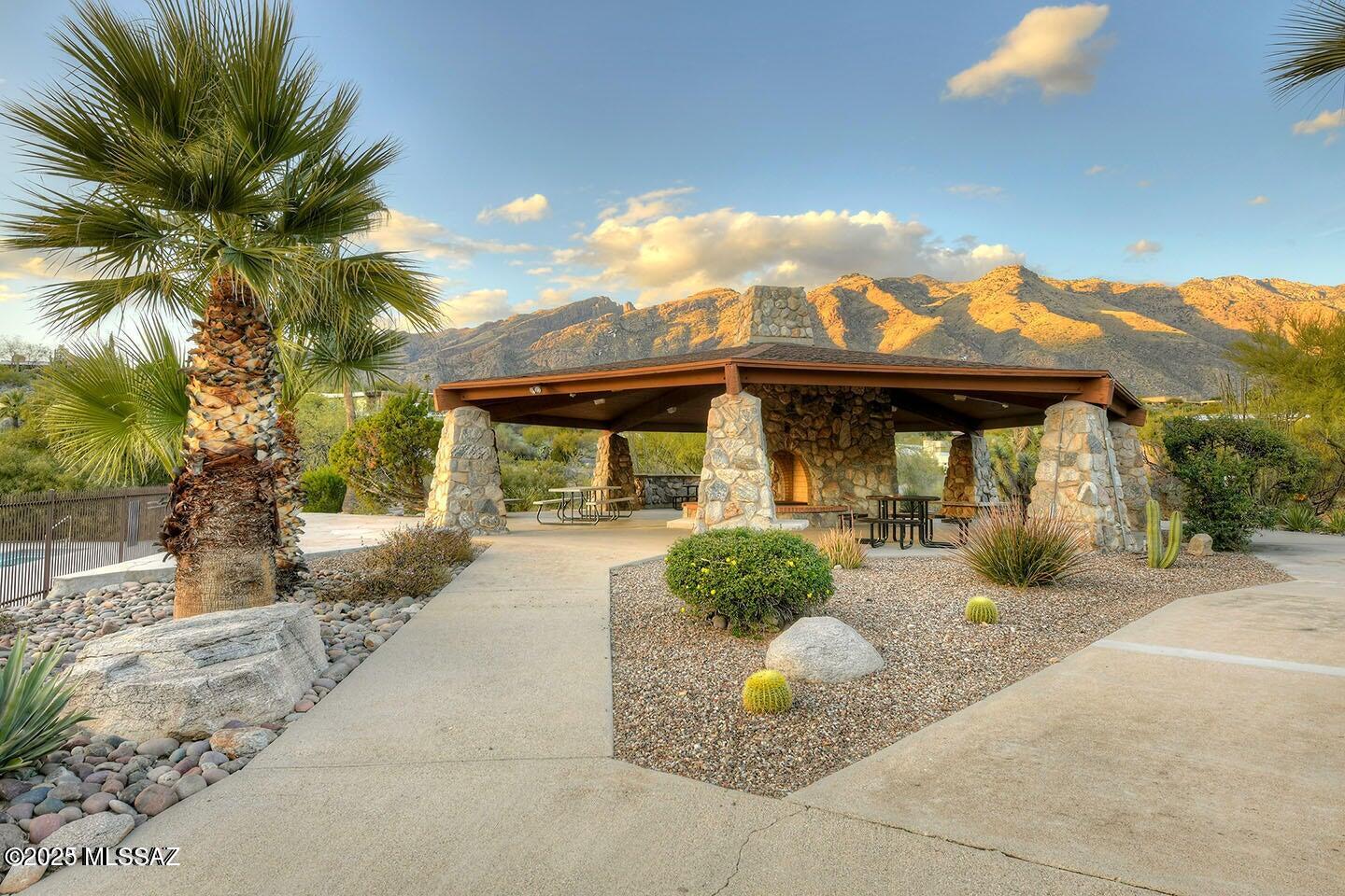 4921 E Camino De Los Olivos