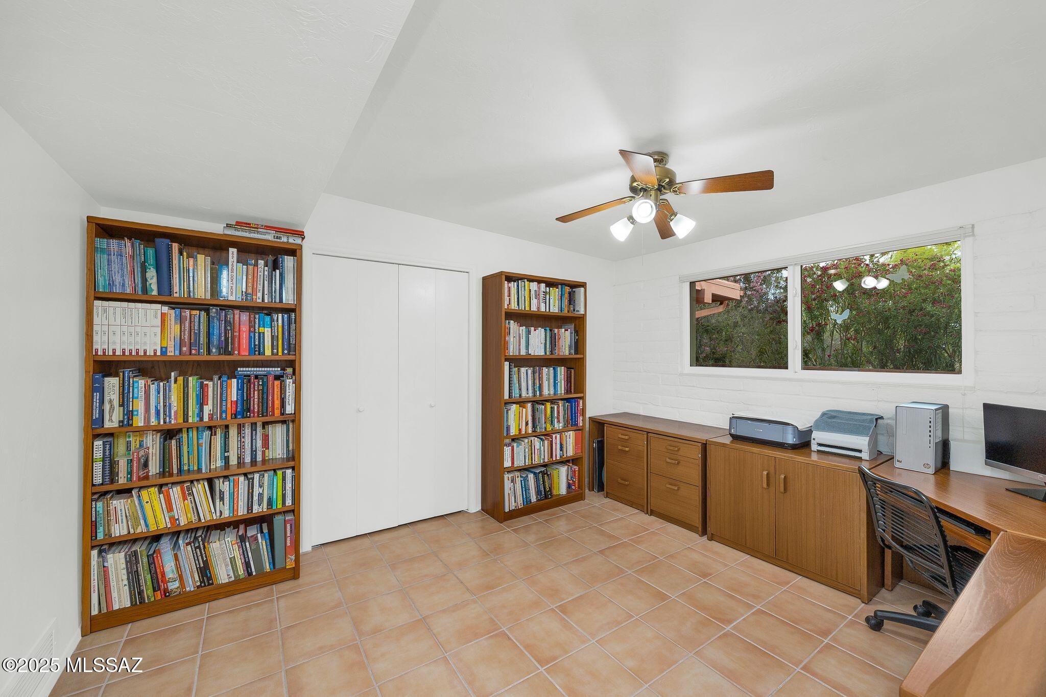 4921 E Camino De Los Olivos