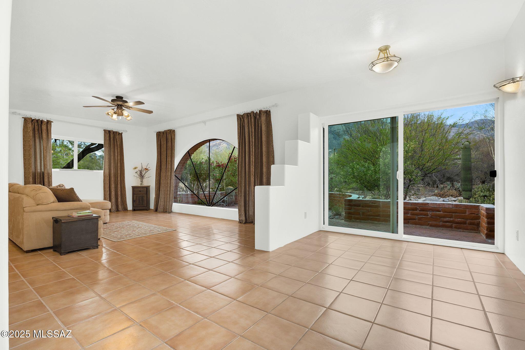 4921 E Camino De Los Olivos