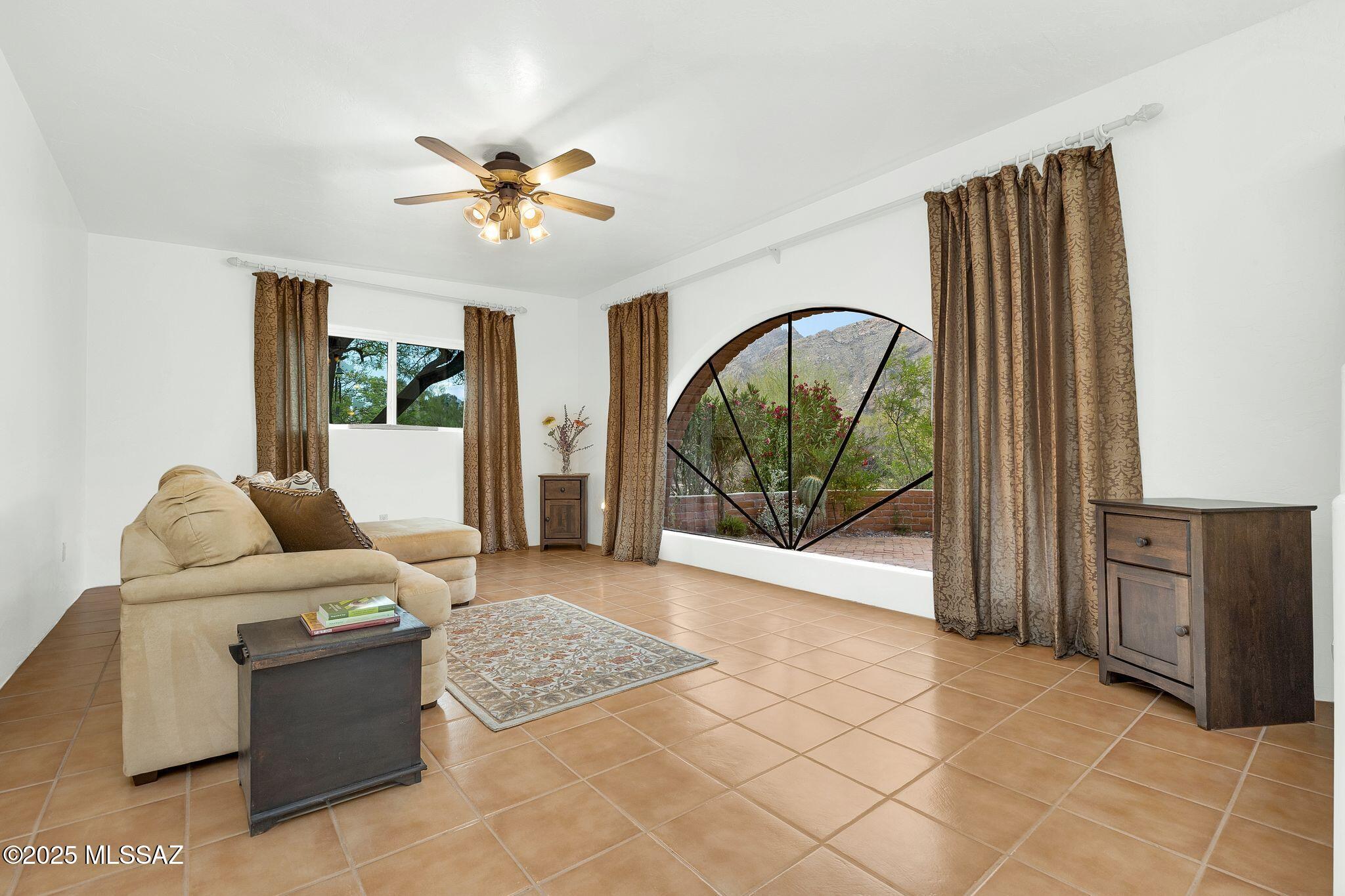 4921 E Camino De Los Olivos