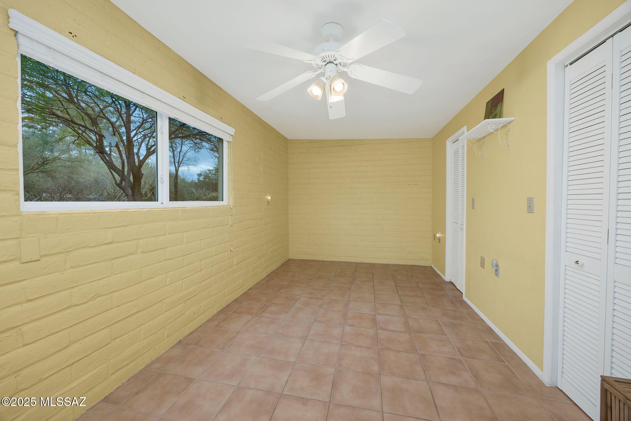 4921 E Camino De Los Olivos