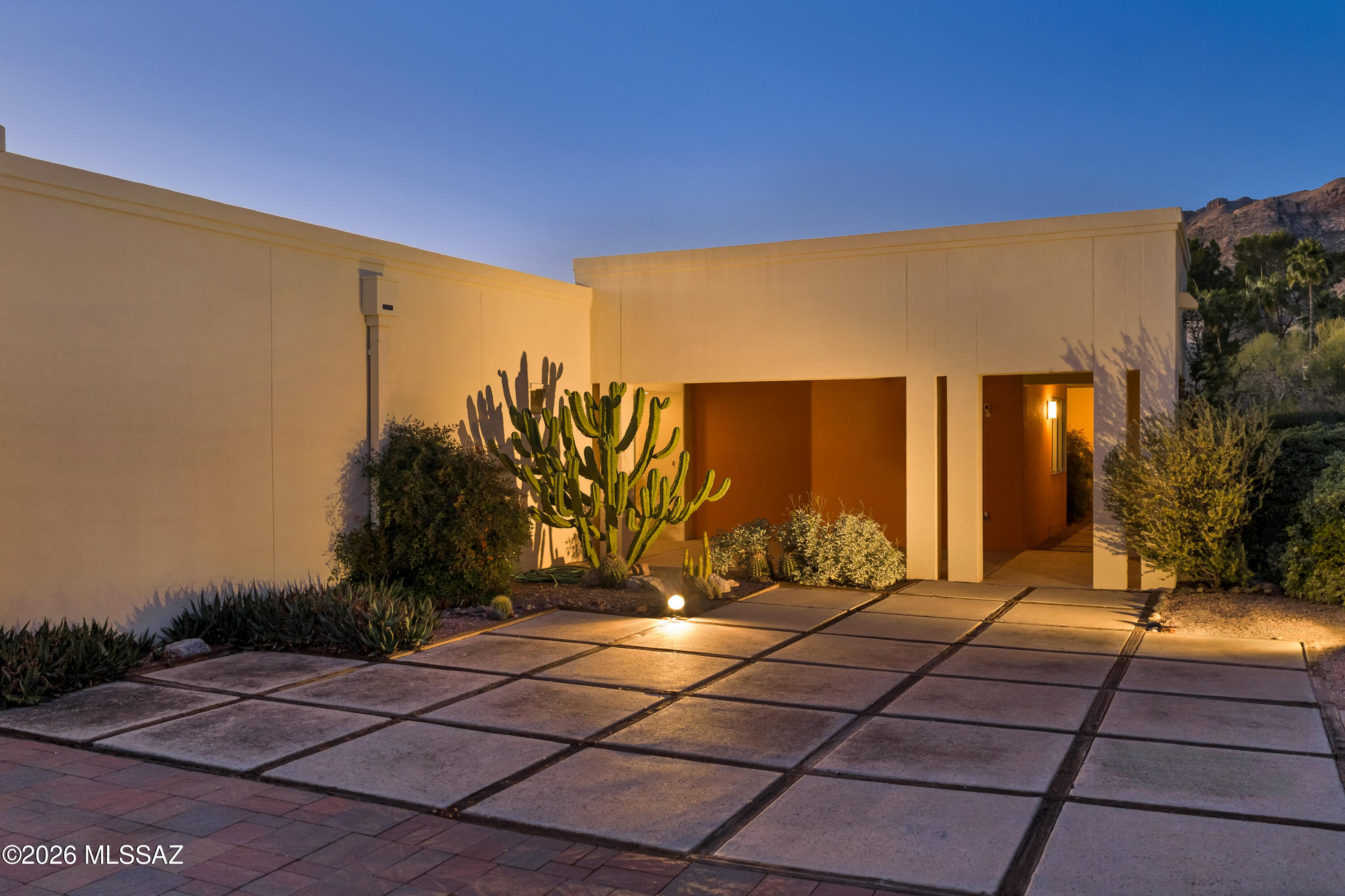 4941 E Mission Hill Place