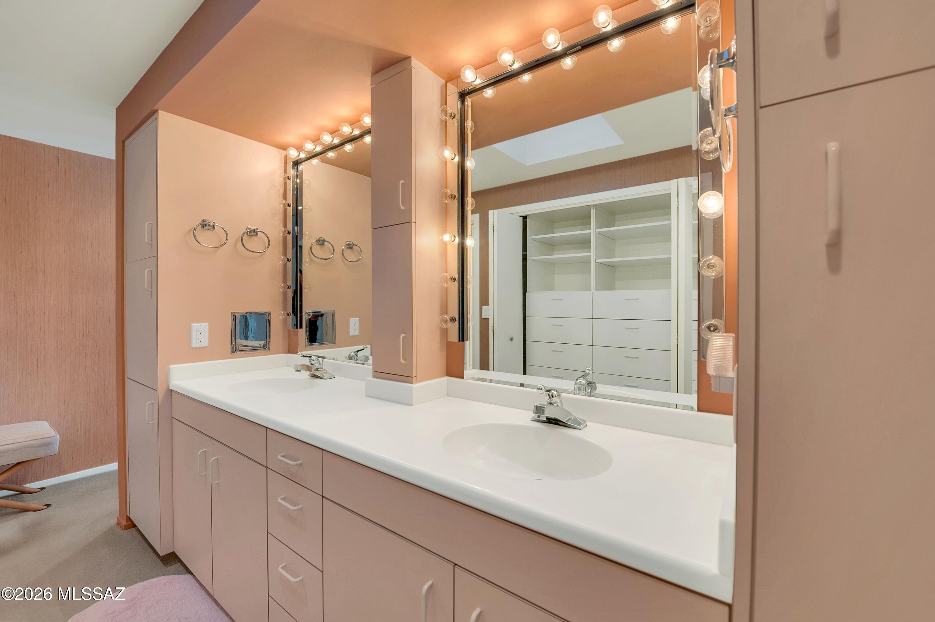 4941 E Mission Hill Place